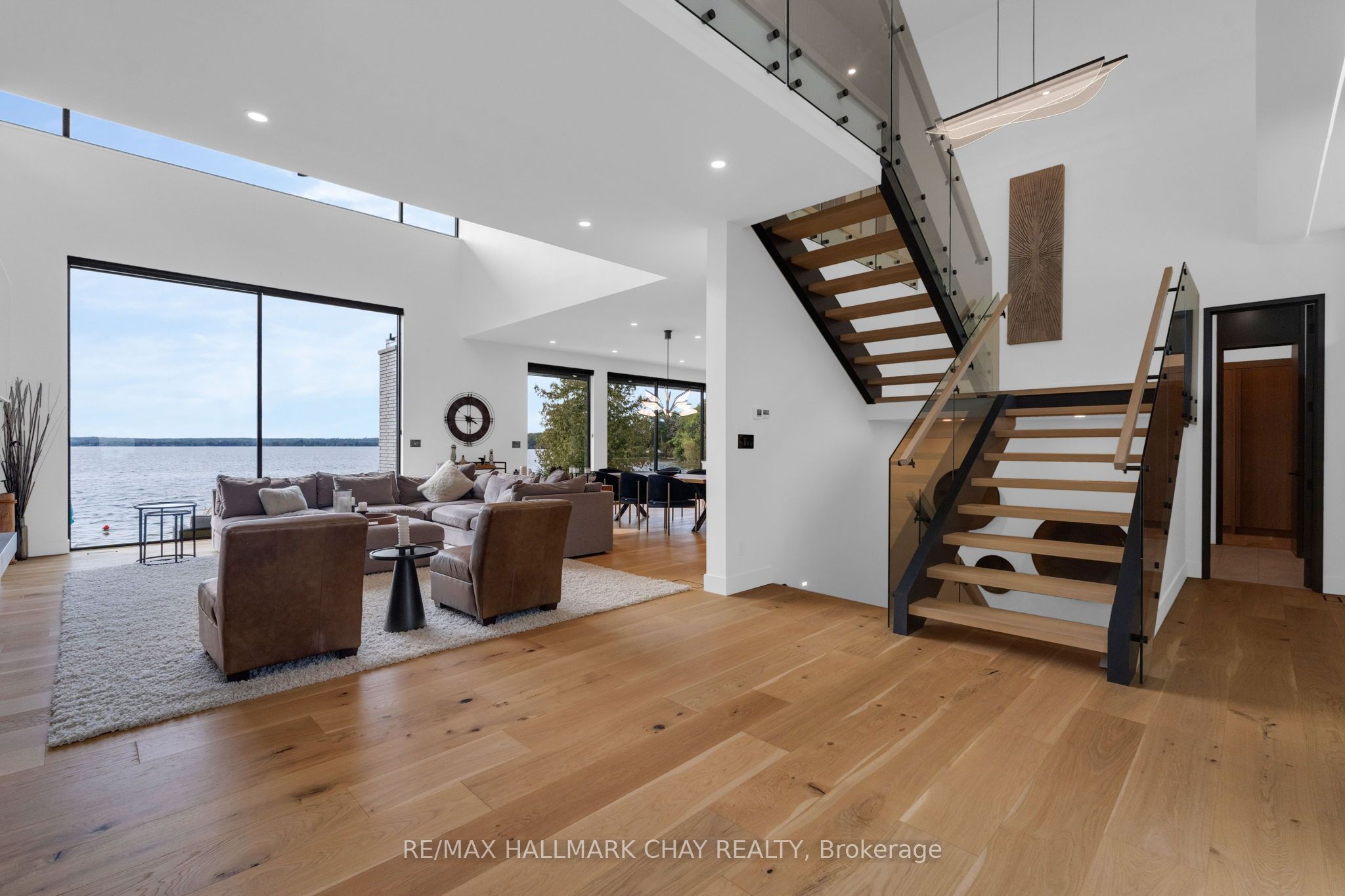 6376 Rama Road W Property Photo 4