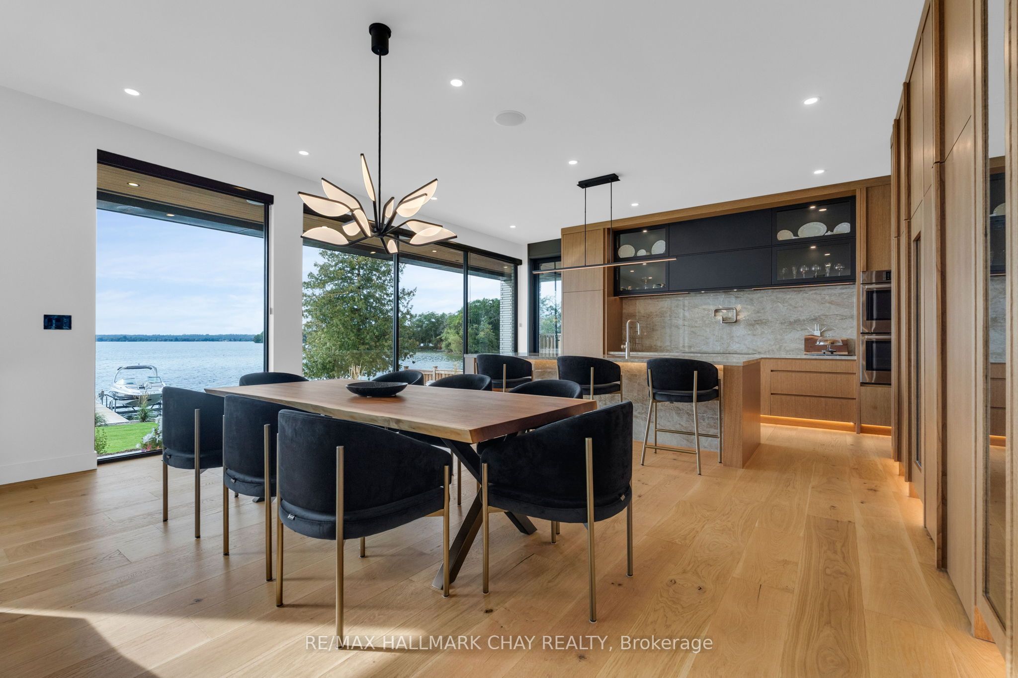 6376 Rama Road W Property Photo 12