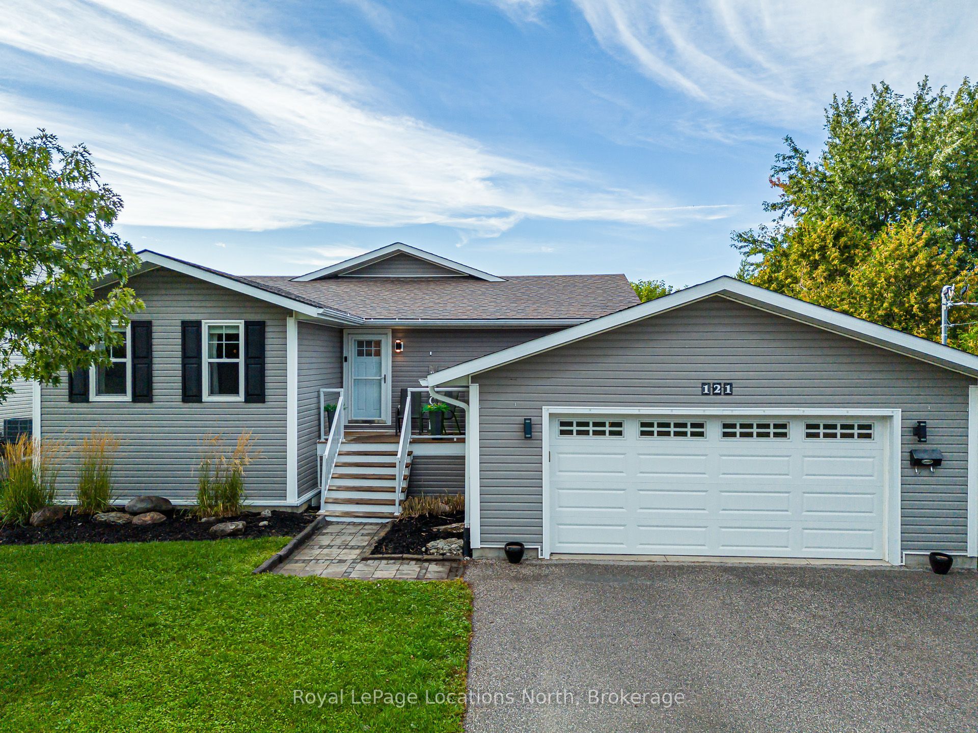121 Erie Street Property Photo 1