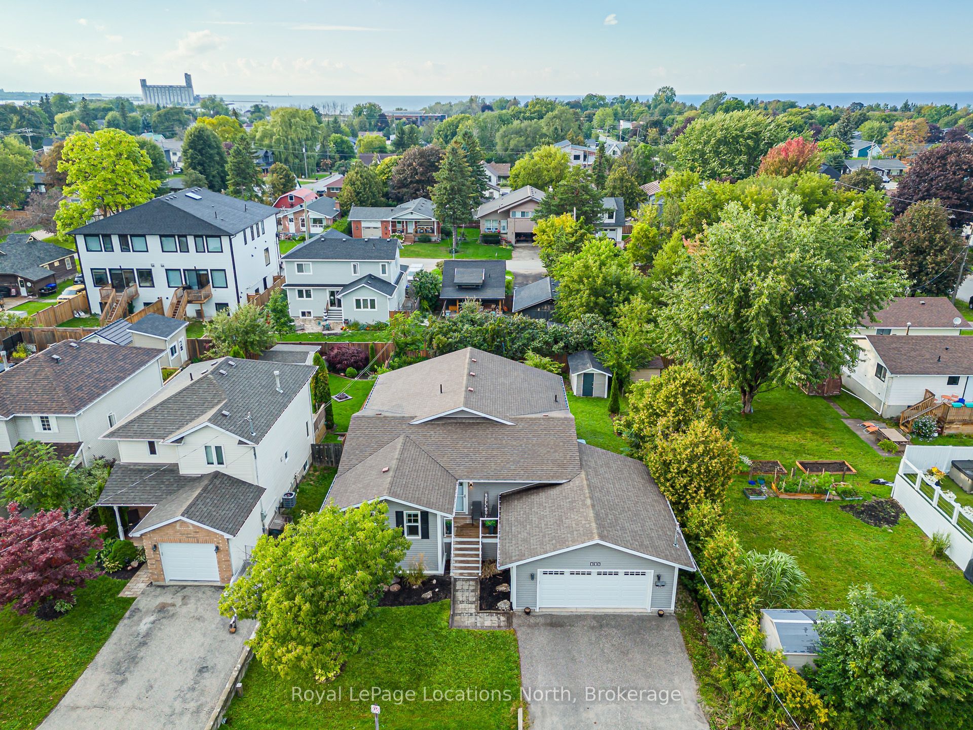 121 Erie Street Property Photo 2