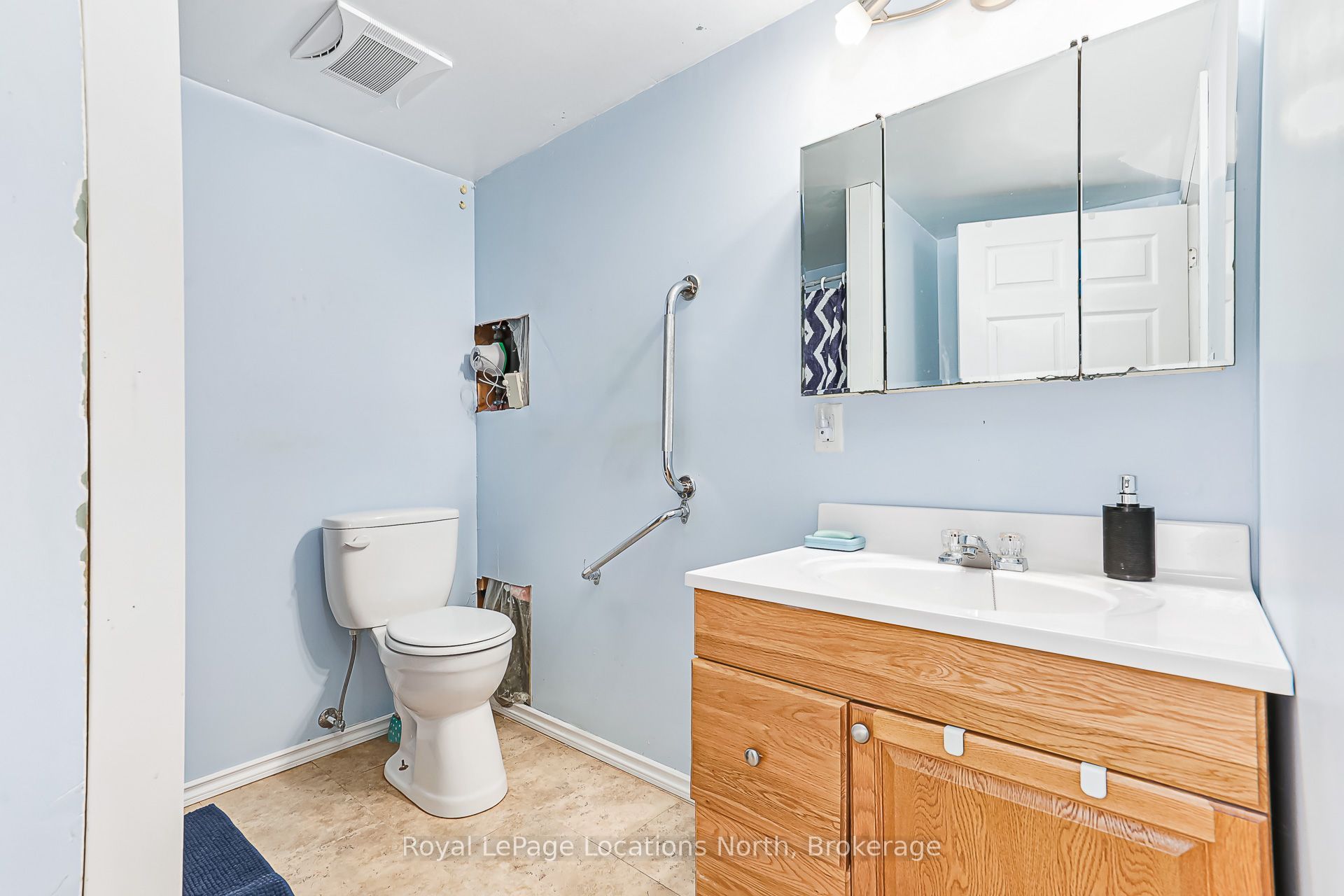 121 Erie Street Property Photo 37