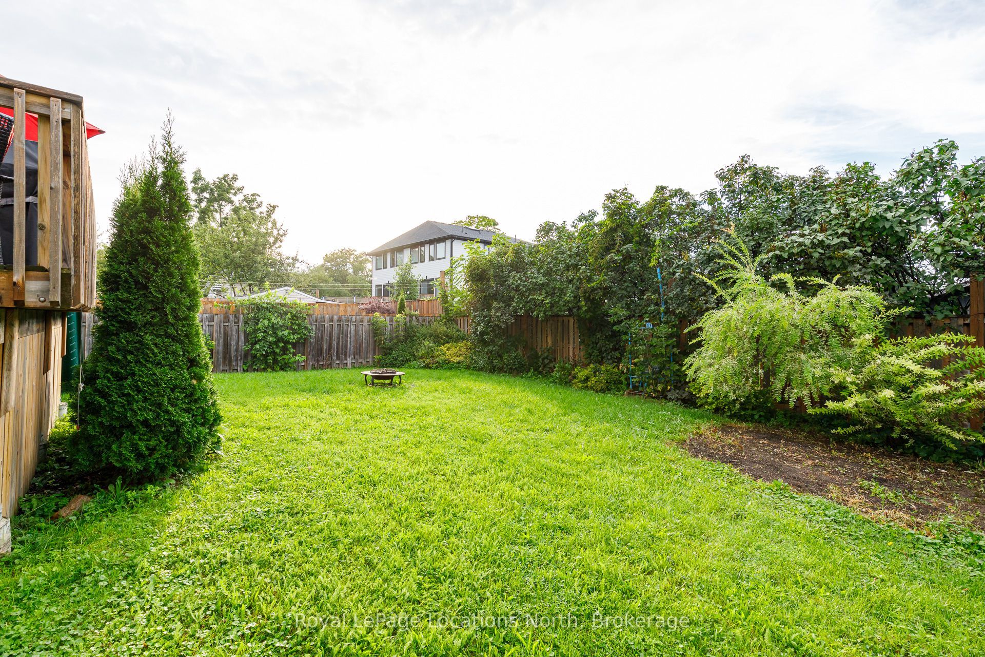 121 Erie Street Property Photo 44