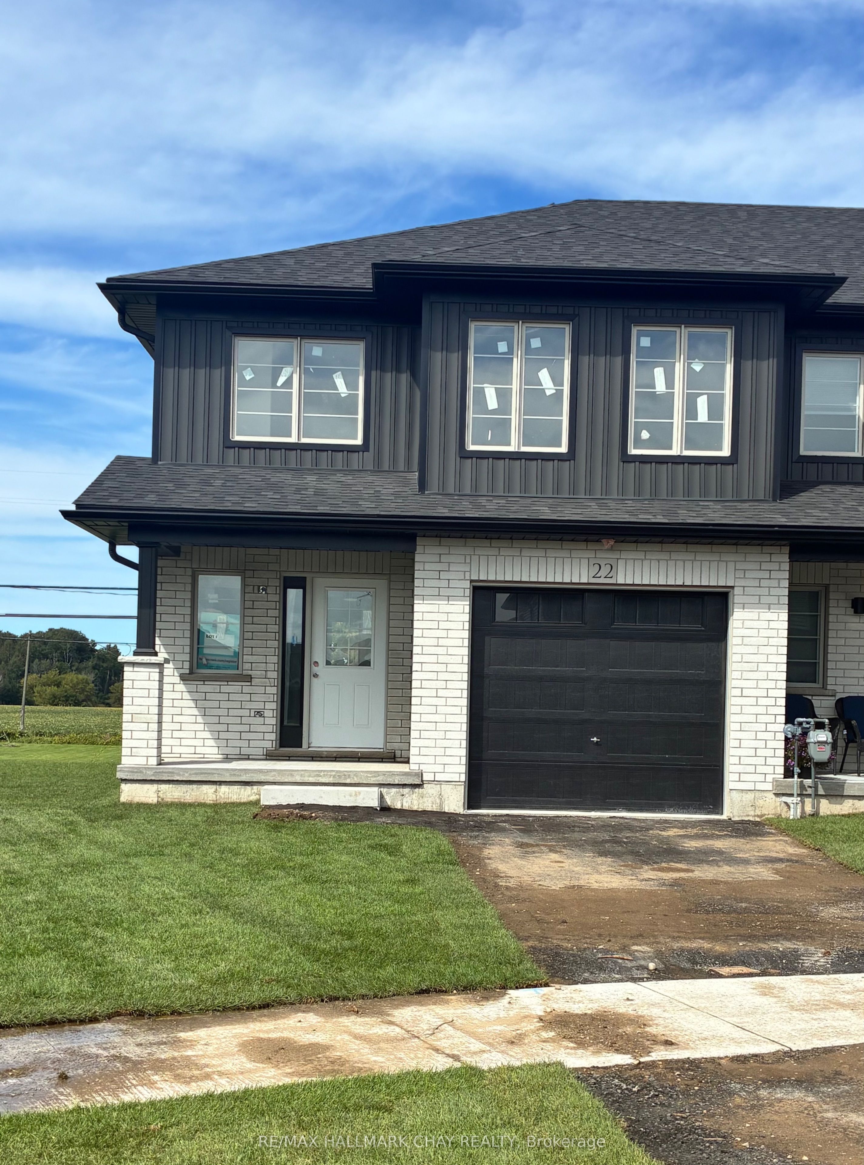 22 Strath Crescent Property Photo 1