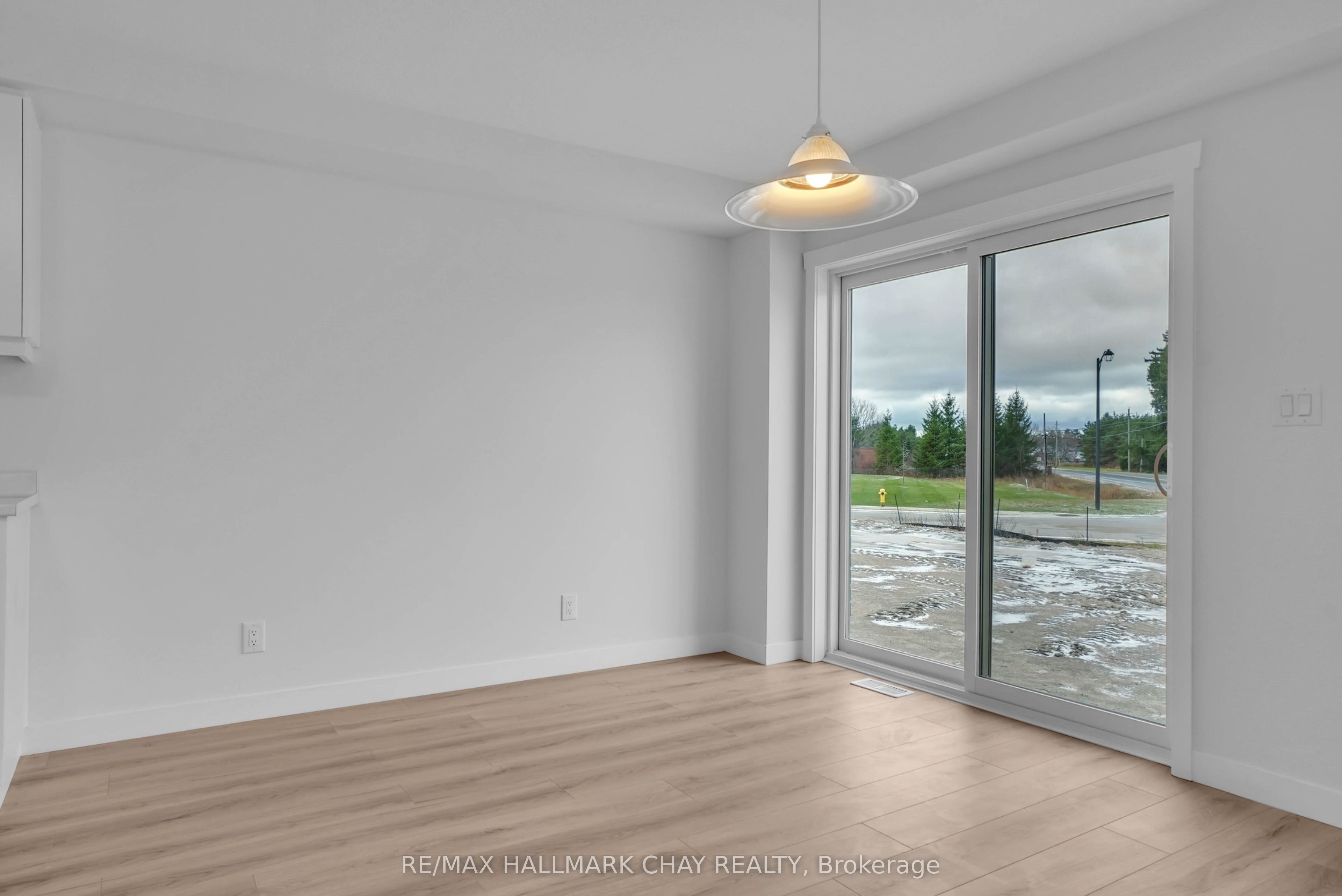 22 Strath Crescent Property Photo 8