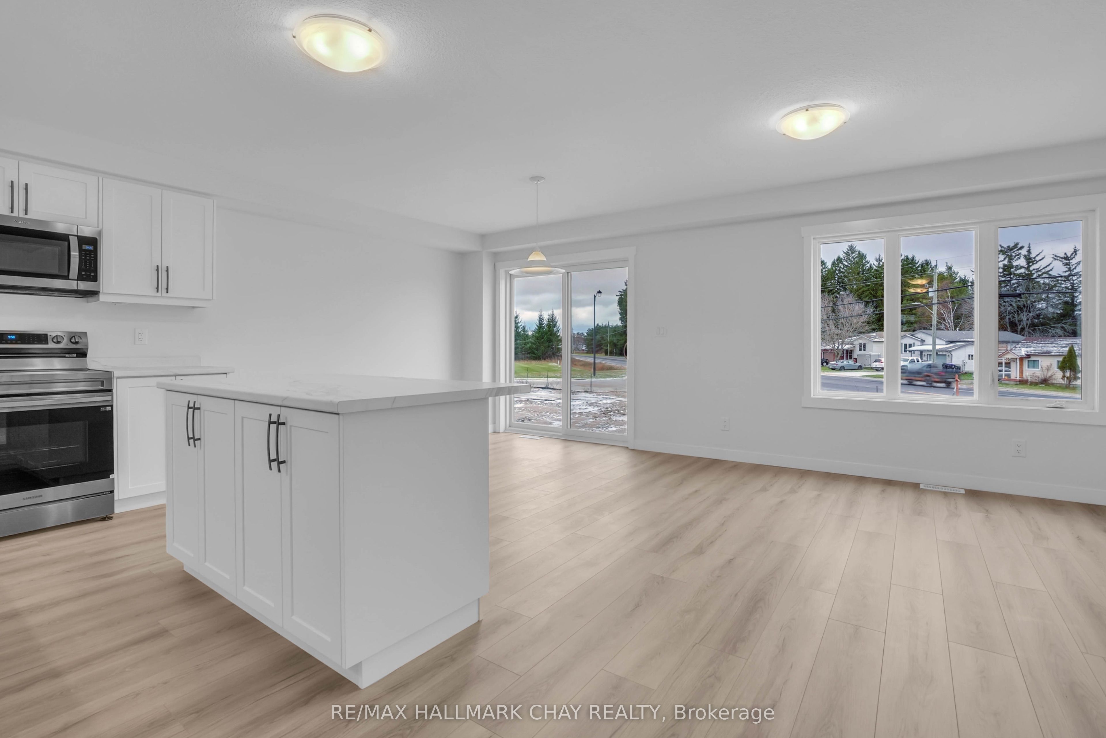 22 Strath Crescent Property Photo 9