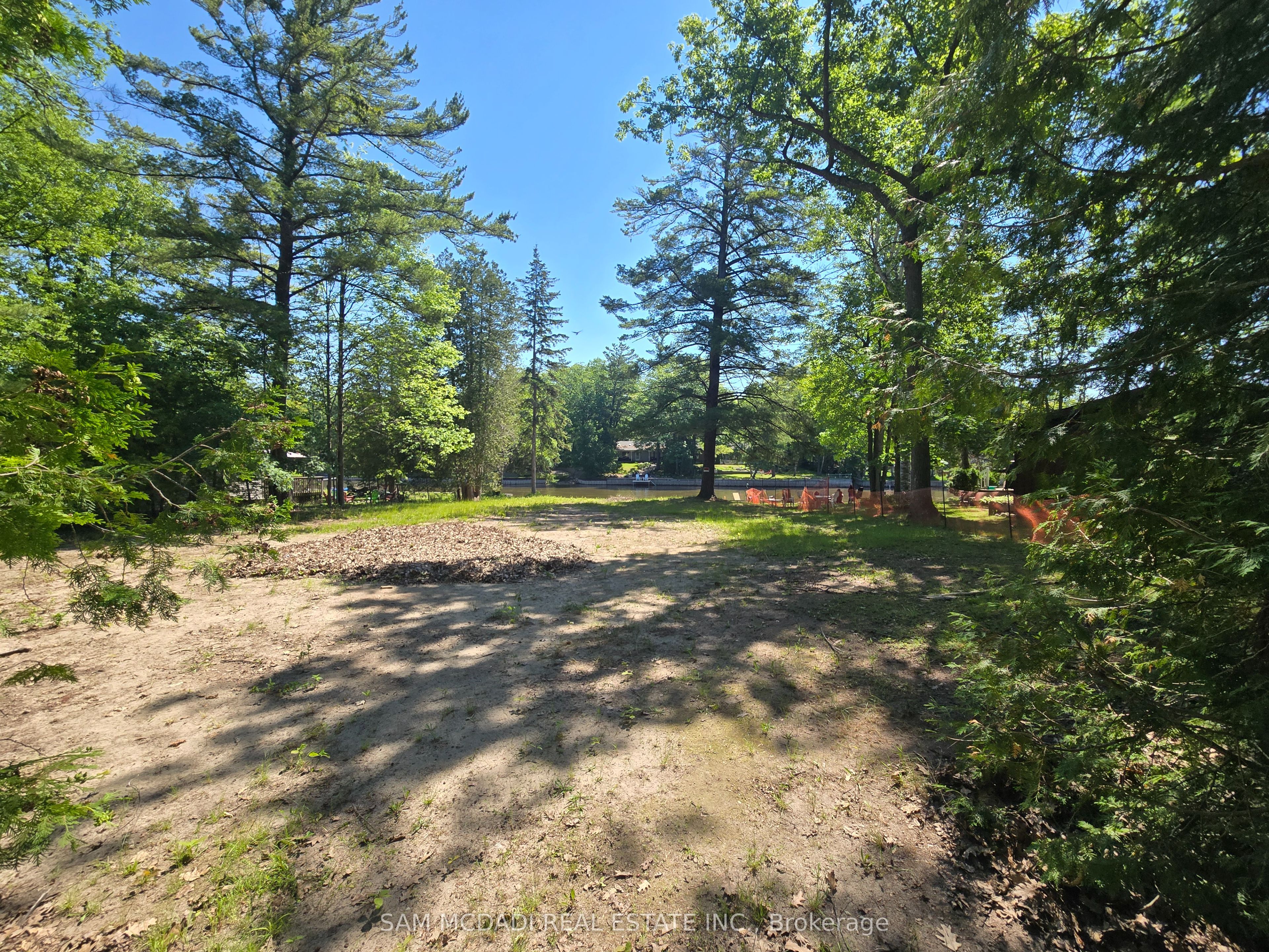490 Oxbow Park Drive Property Photo 2
