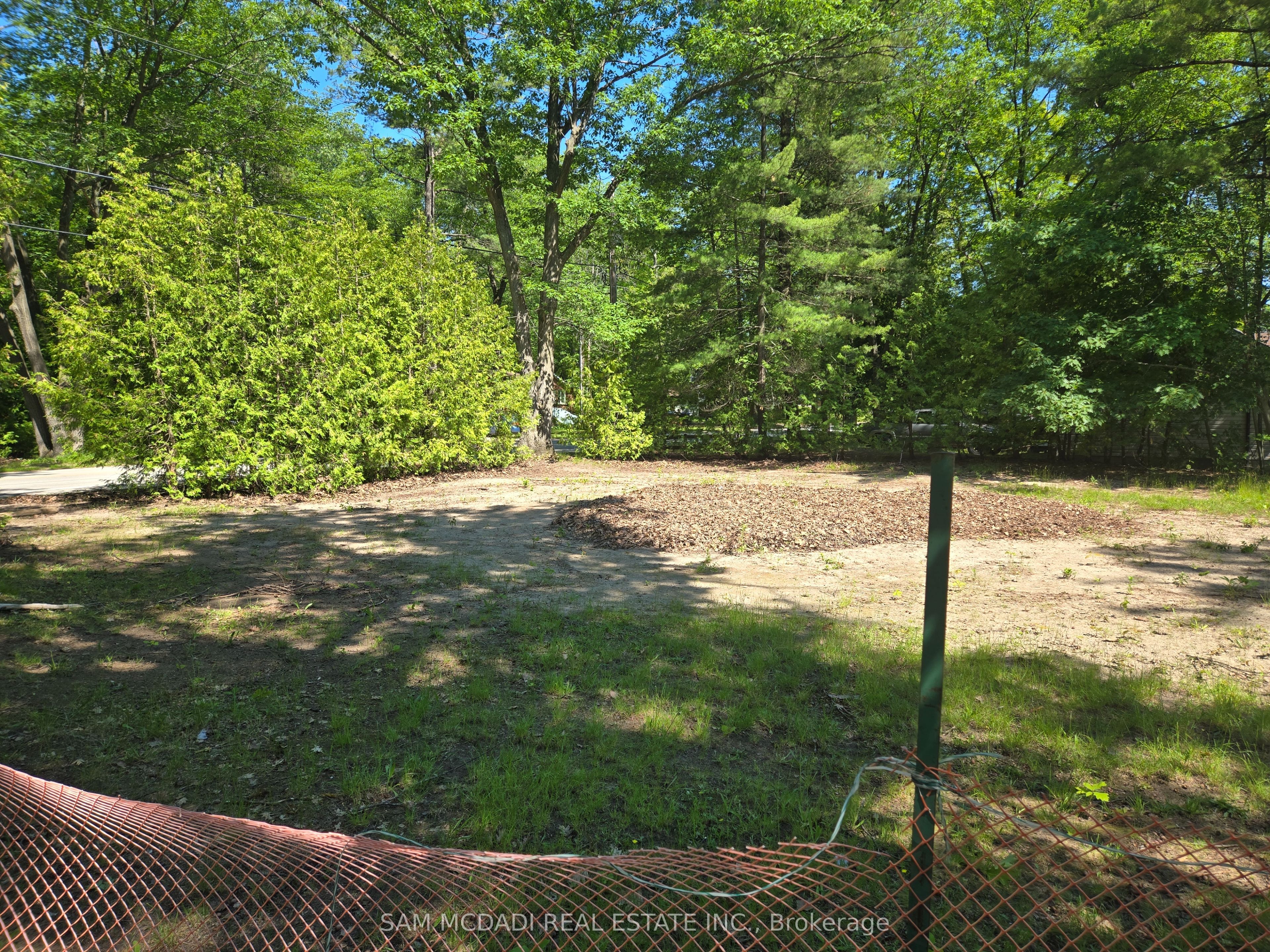 490 Oxbow Park Drive Property Photo 5