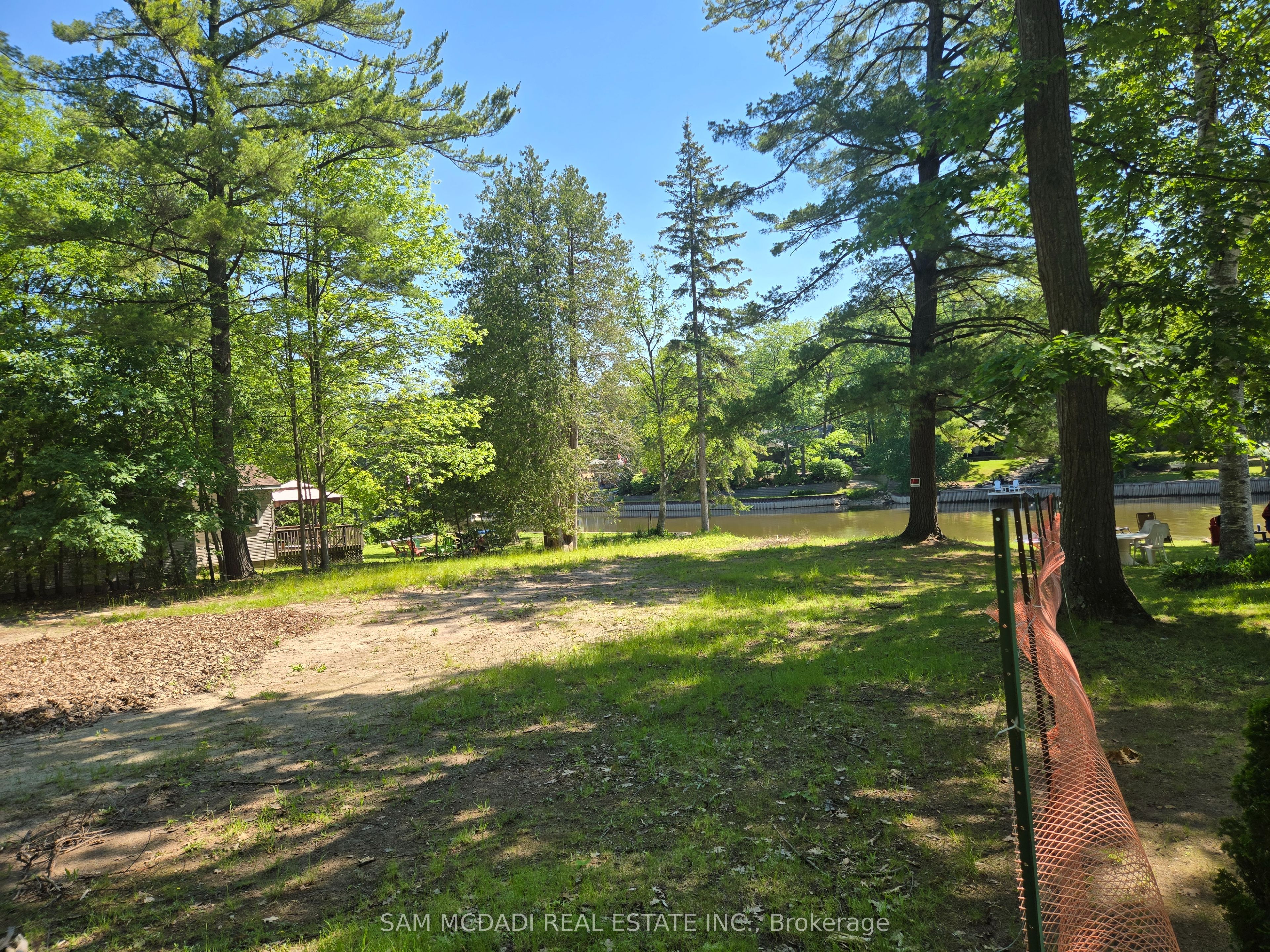 490 Oxbow Park Drive Property Photo 7