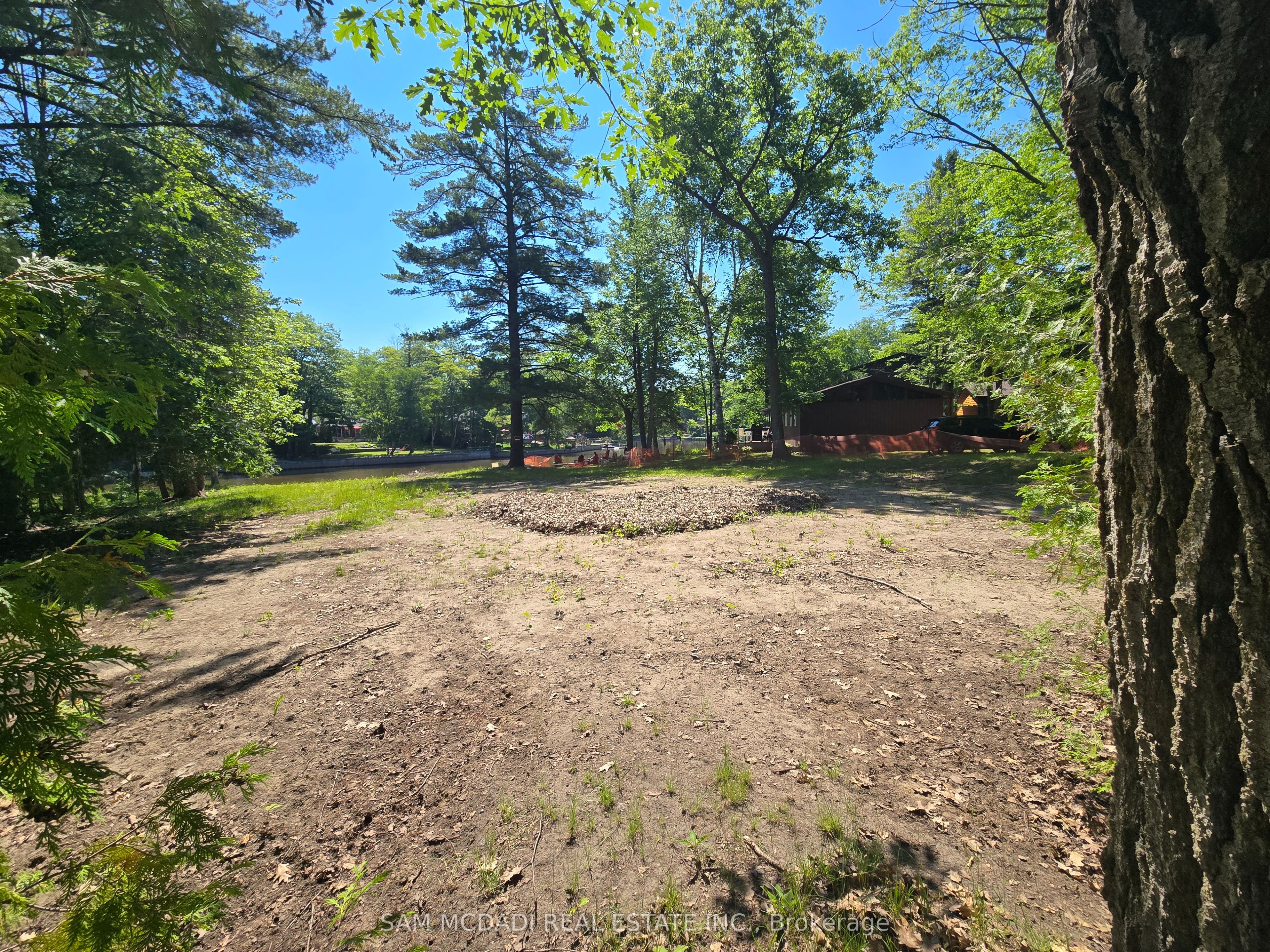 490 Oxbow Park Drive Property Photo 8