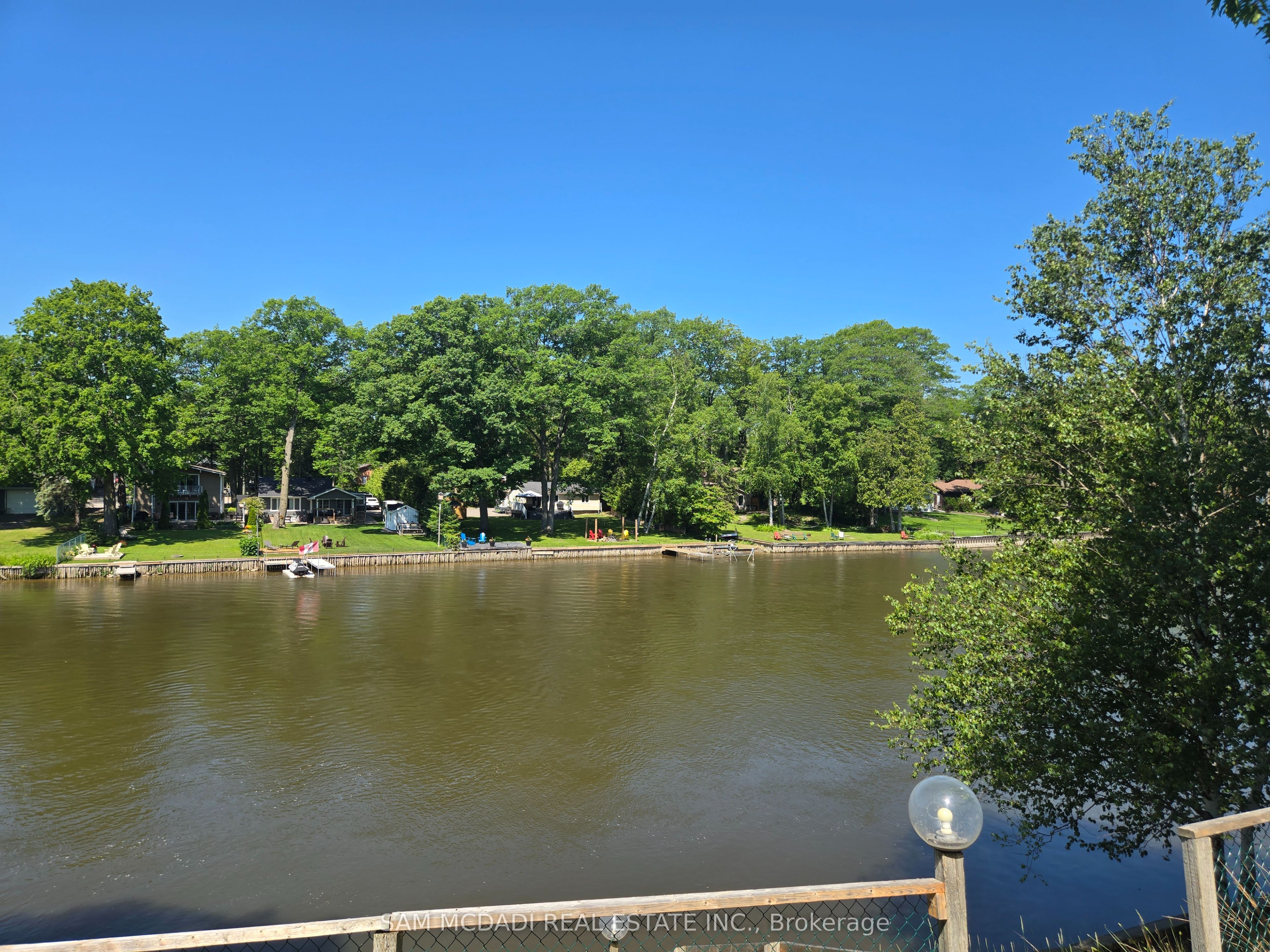 490 Oxbow Park Drive Property Photo 11