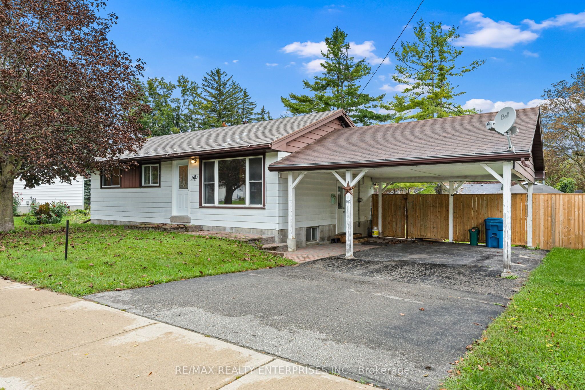 390 W Mississaga Street W