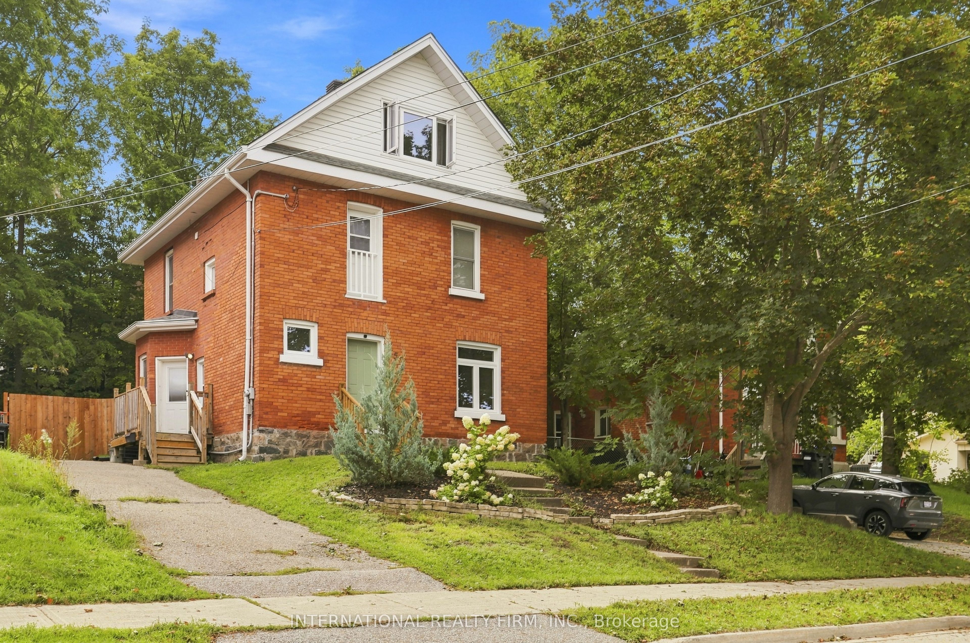 158 Sixth Street Property Photo 1
