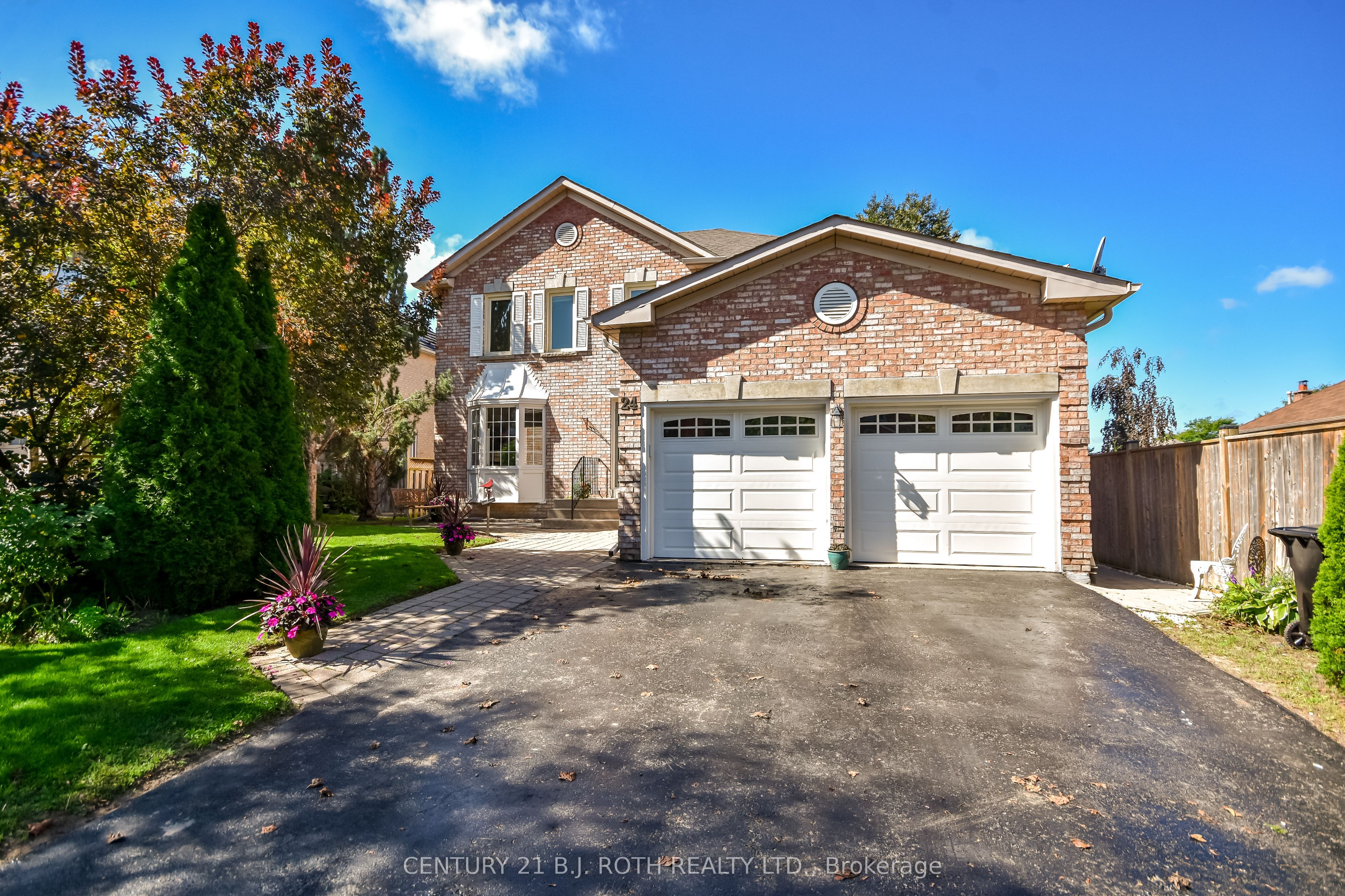 24 Grand Forest Drive Property Photo 1