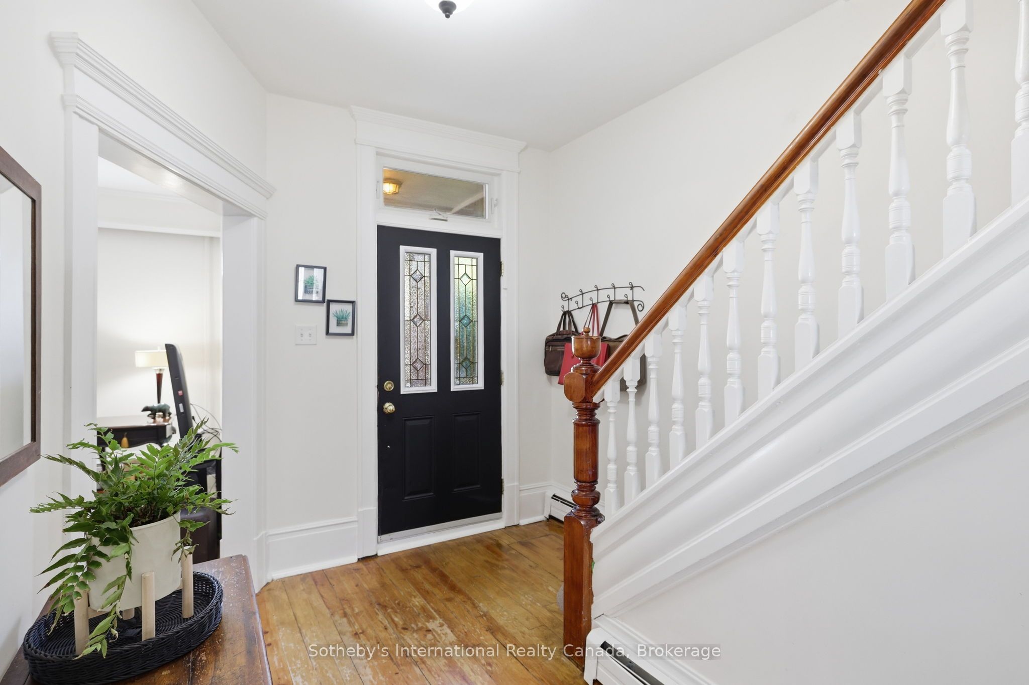 180 Second Street Property Photo 4