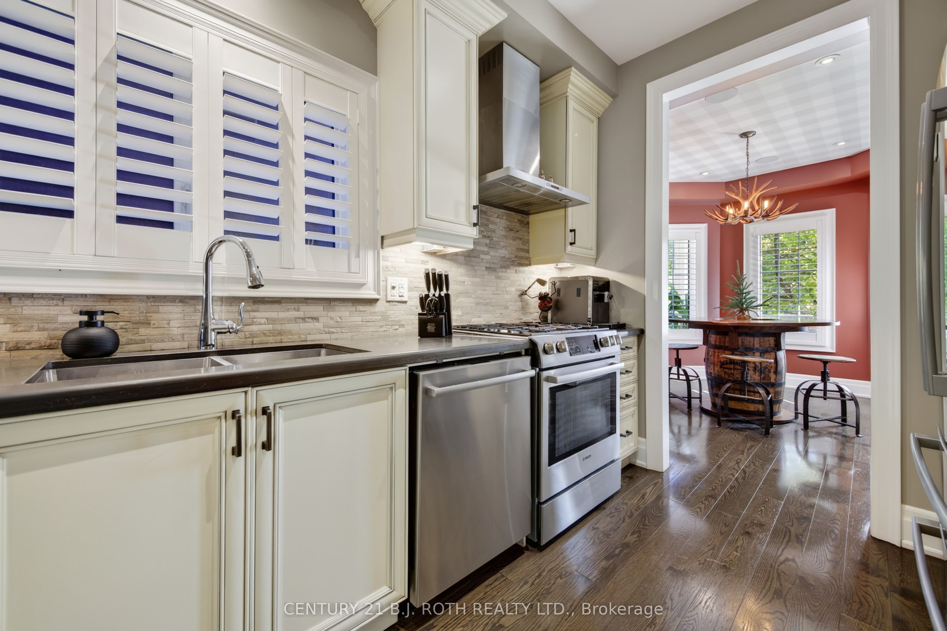 3306 Summerhill Way Property Photo 12