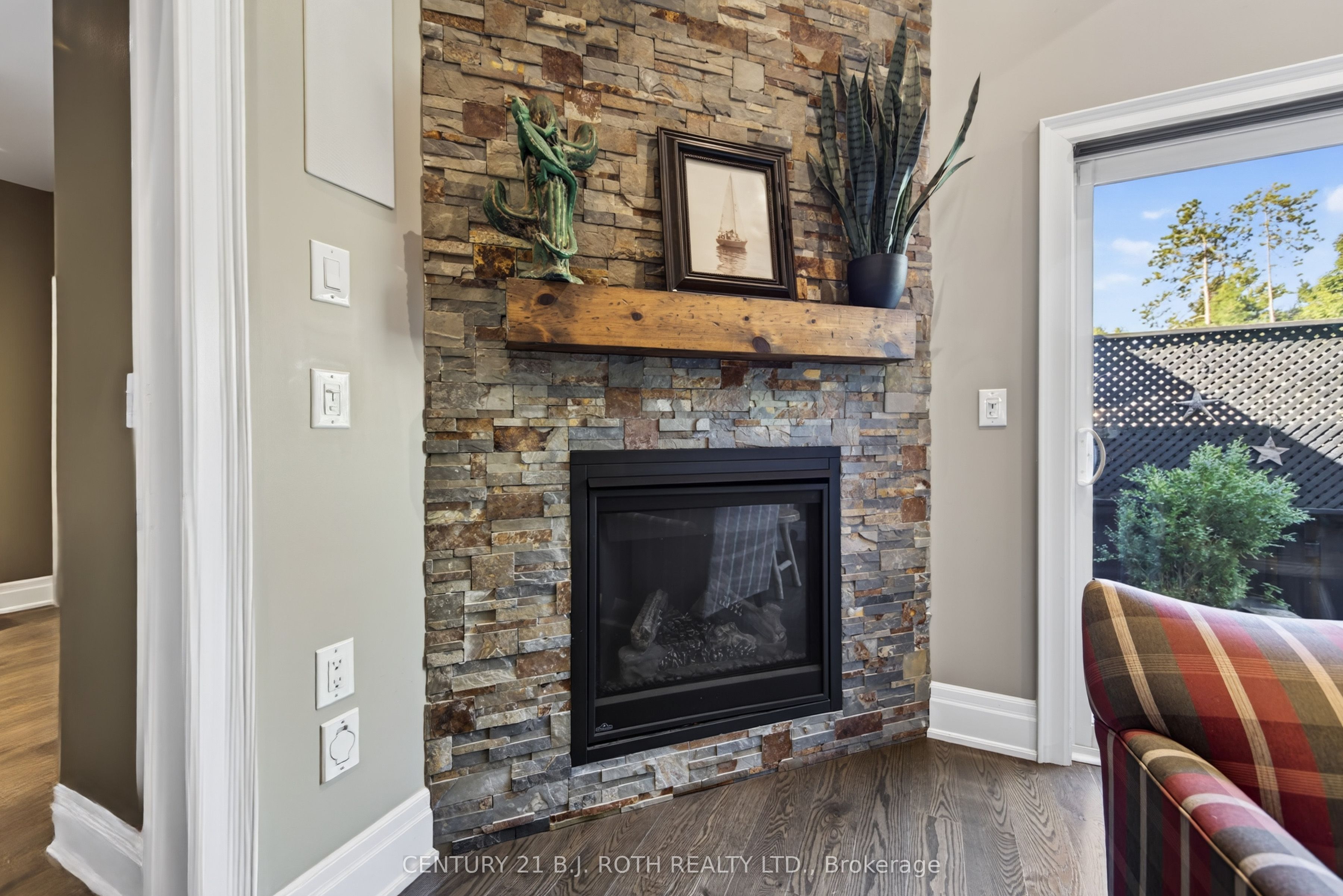 3306 Summerhill Way Property Photo 18