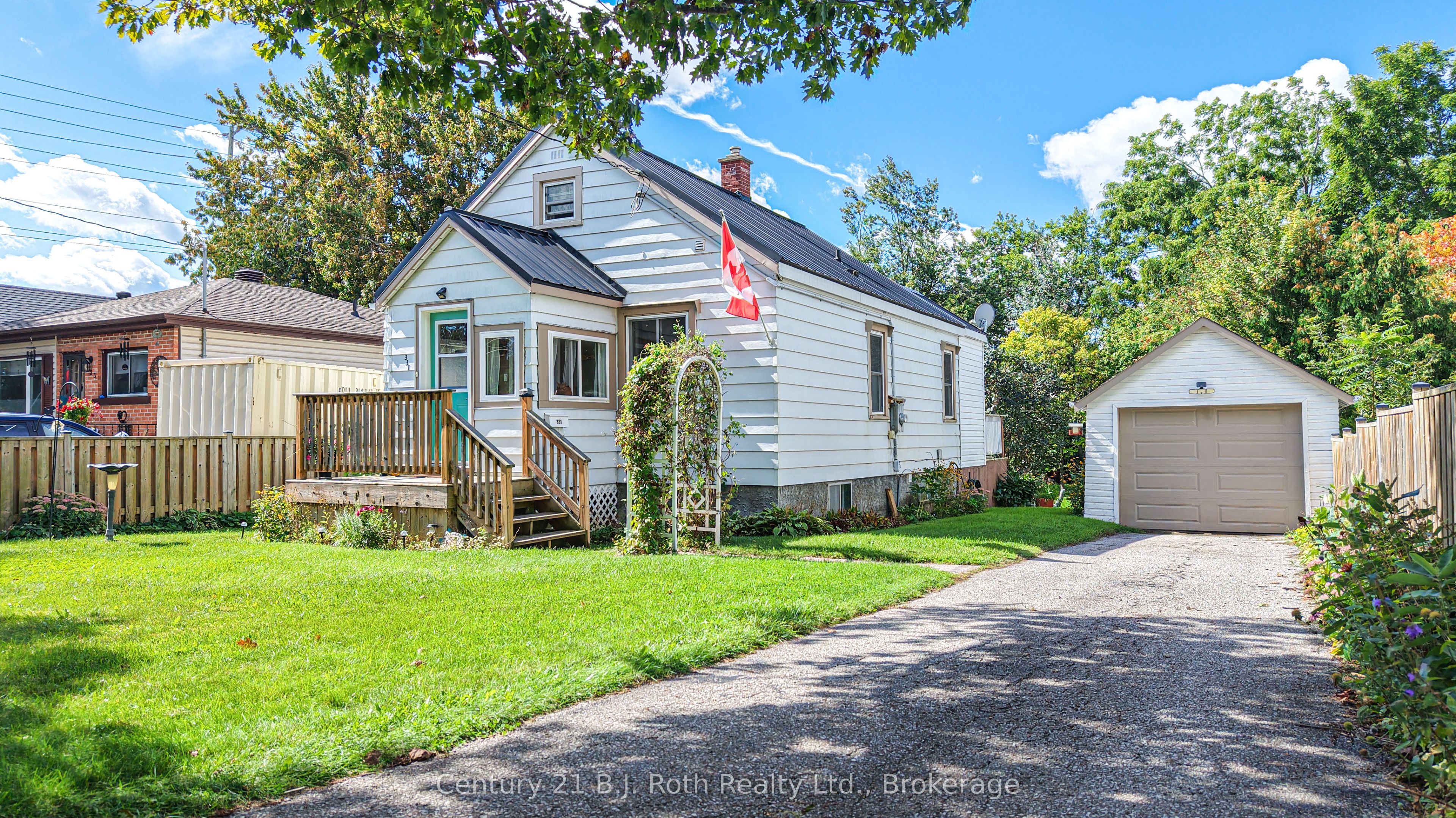 331 Moffat Street