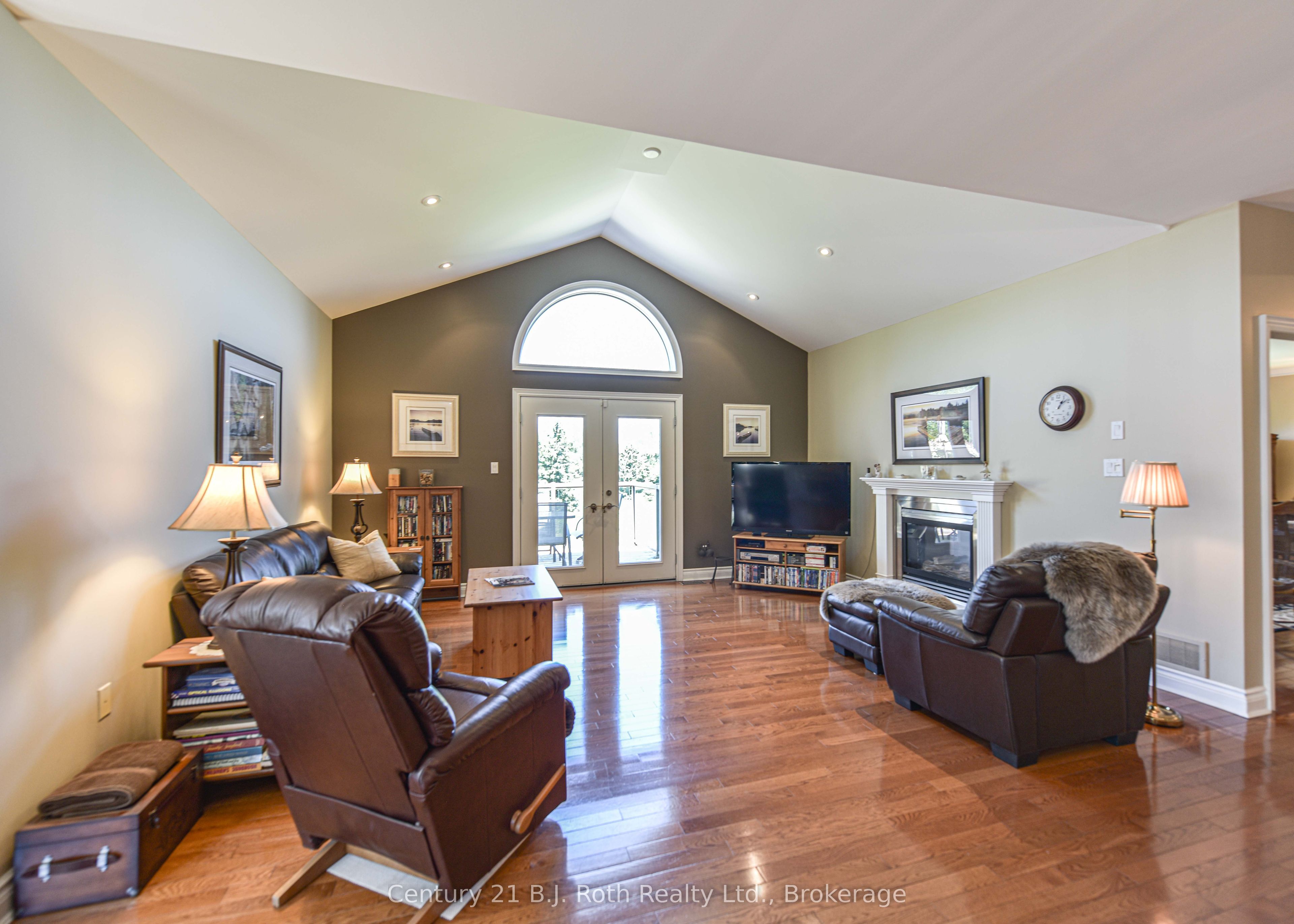 1273 Hawk Ridge Crescent Property Photo 14