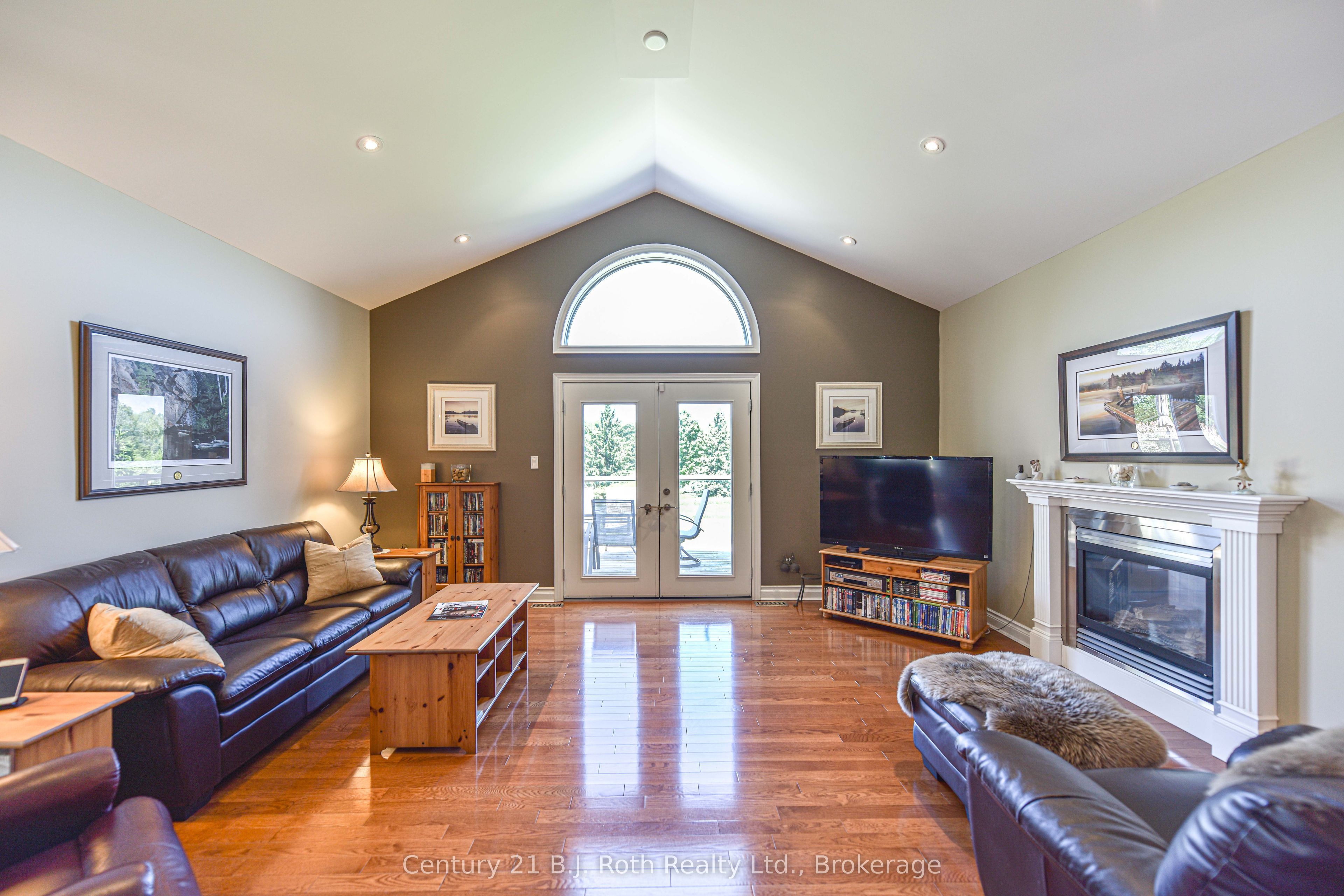 1273 Hawk Ridge Crescent Property Photo 16