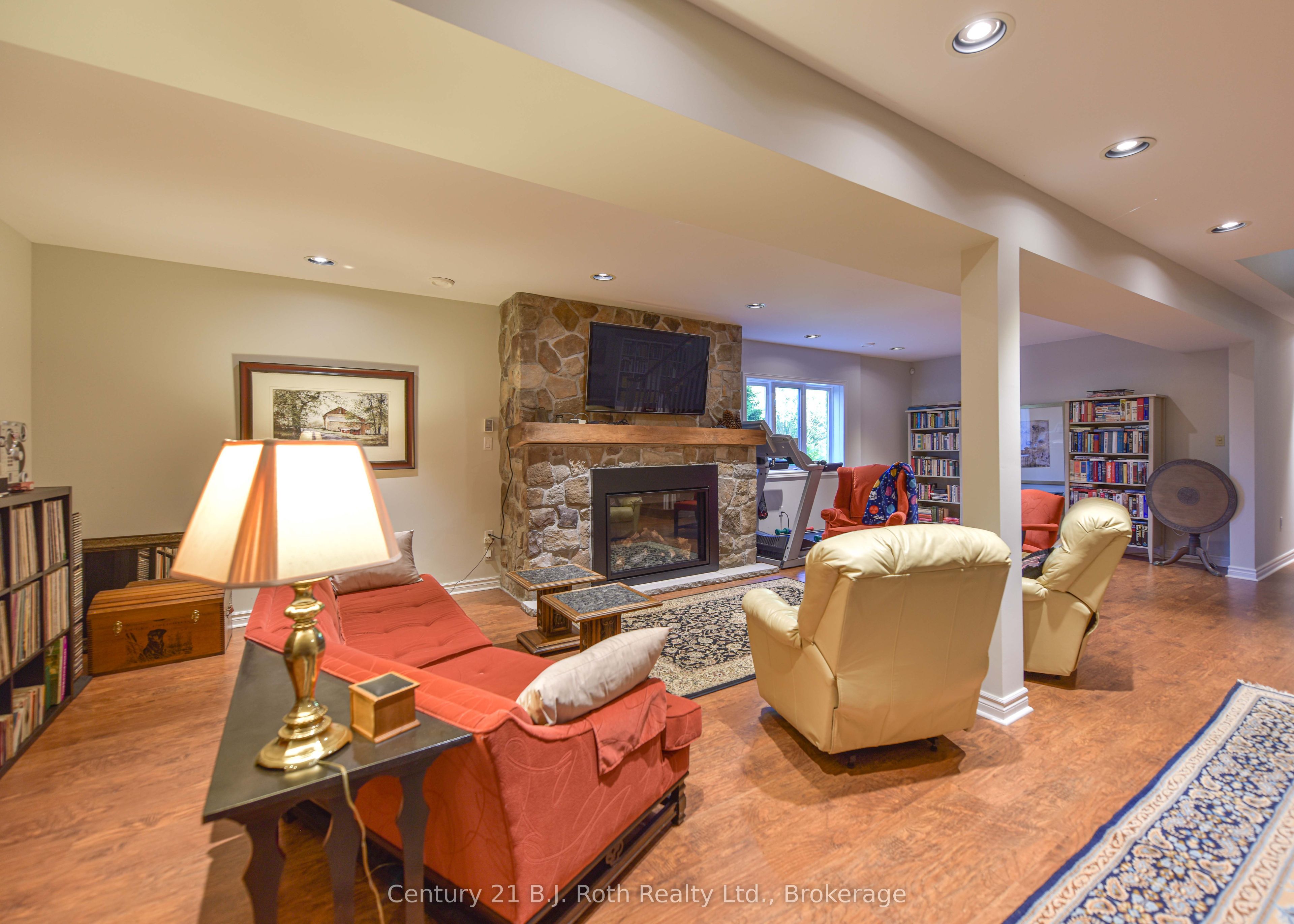 1273 Hawk Ridge Crescent Property Photo 30