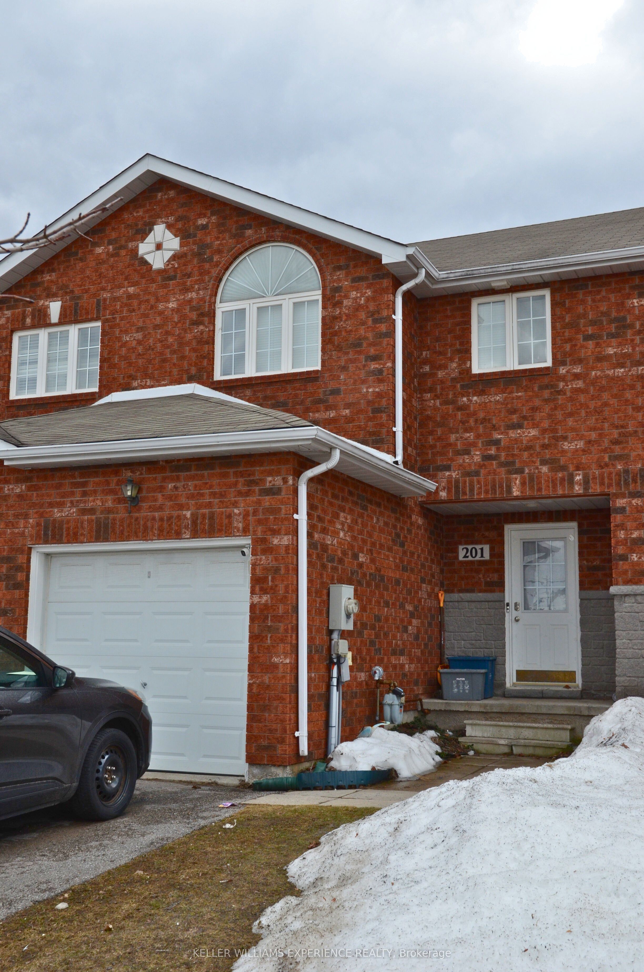 201 Stanley Street Property Photo 1