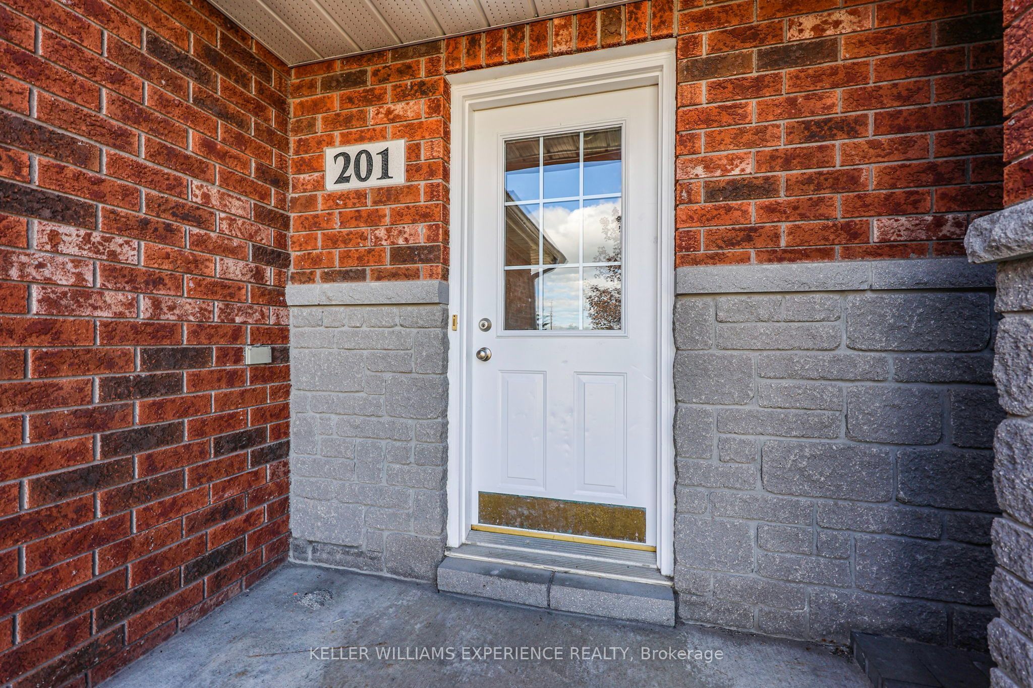 201 Stanley Street Property Photo 5