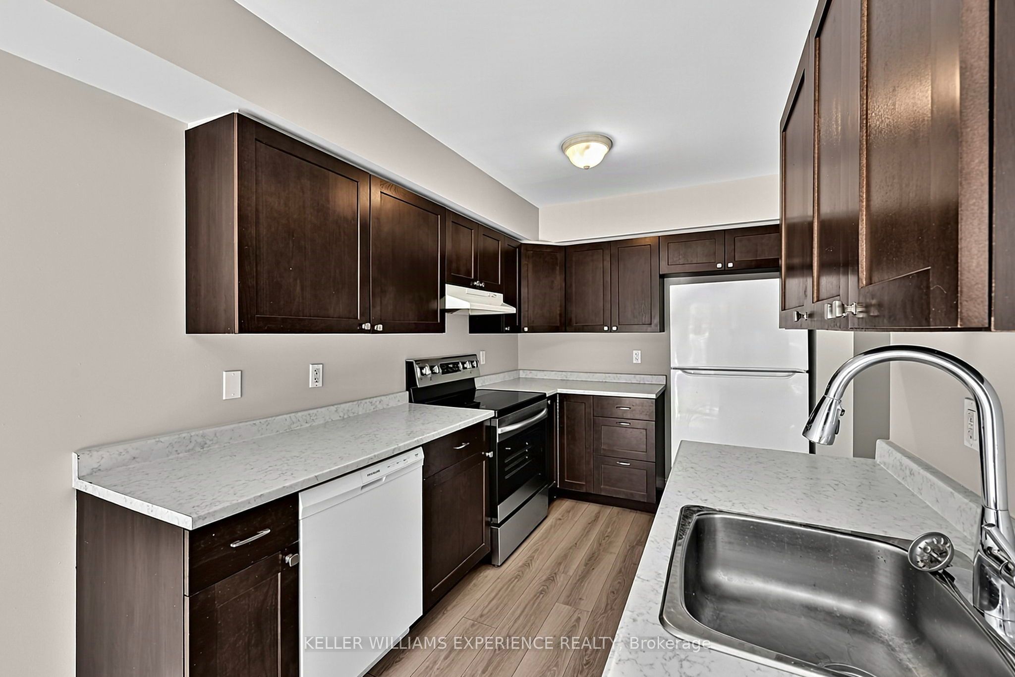 201 Stanley Street Property Photo 11