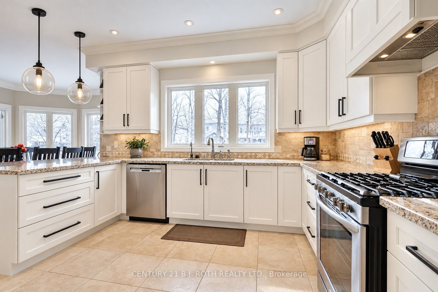 38 Camelot Square Property Photo 9