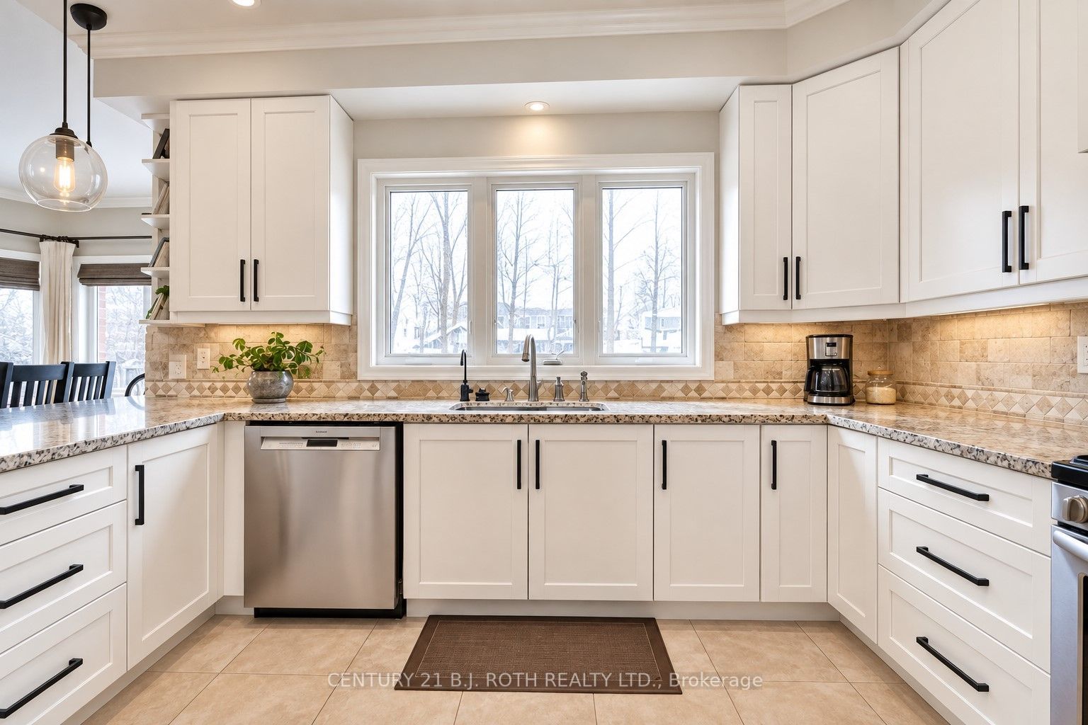 38 Camelot Square Property Photo 10