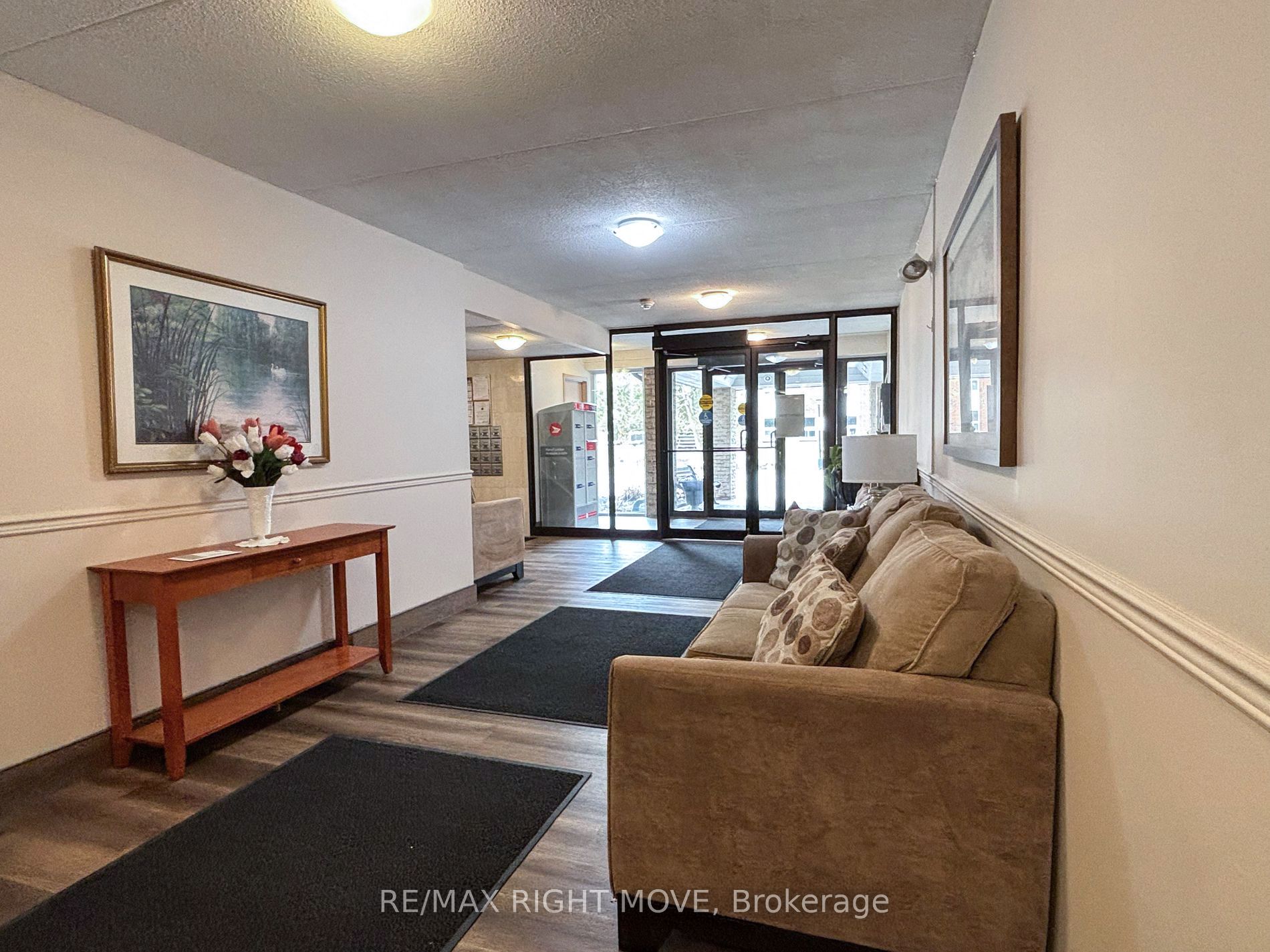 54 Fittons Road W 202 Property Photo 3