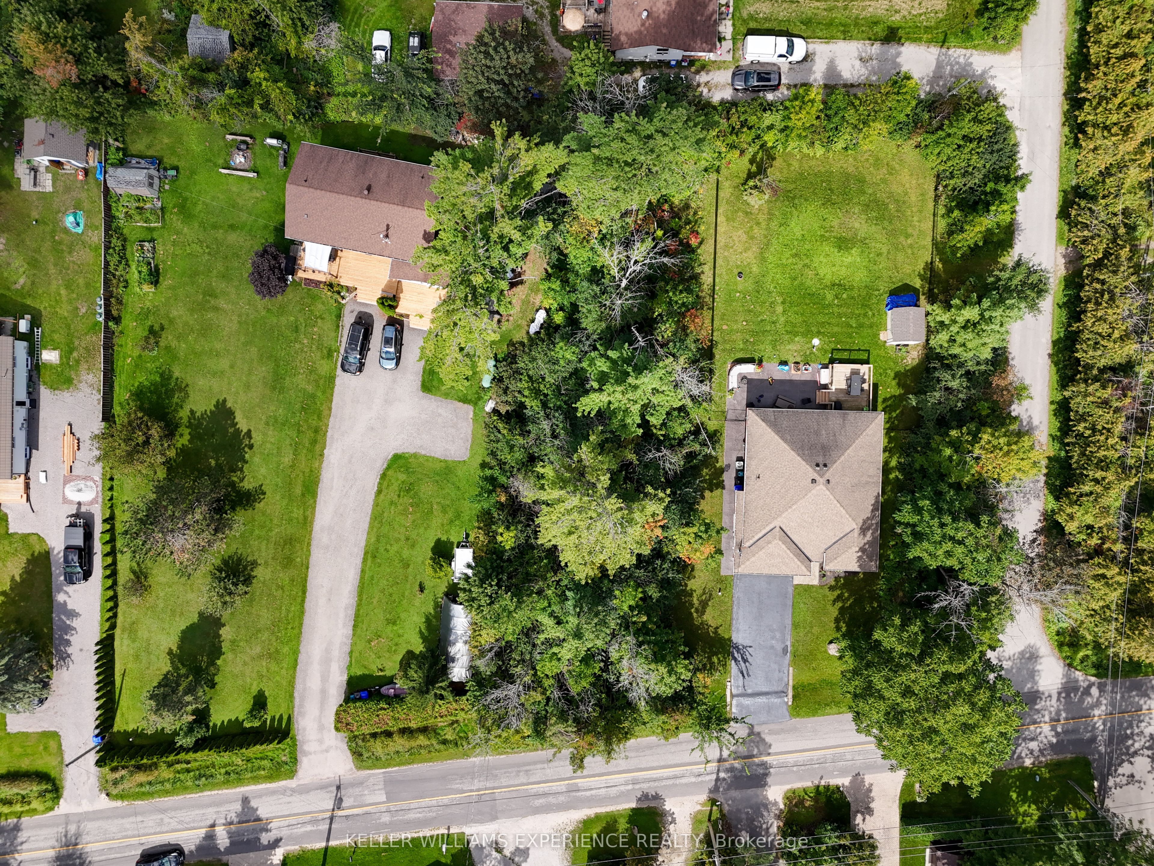108 Lakeshore Road E Property Photo 3