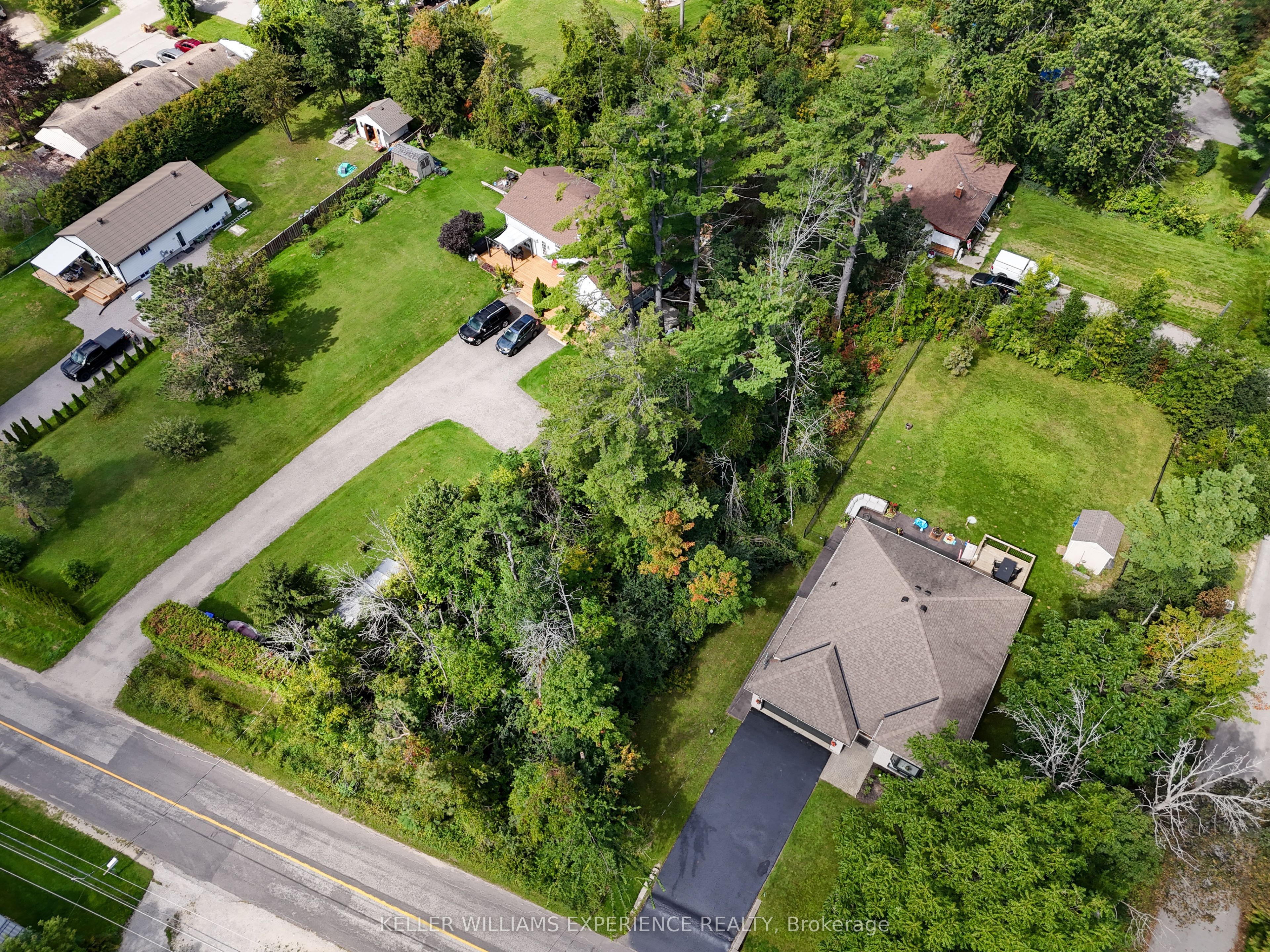 108 Lakeshore Road E Property Photo 7