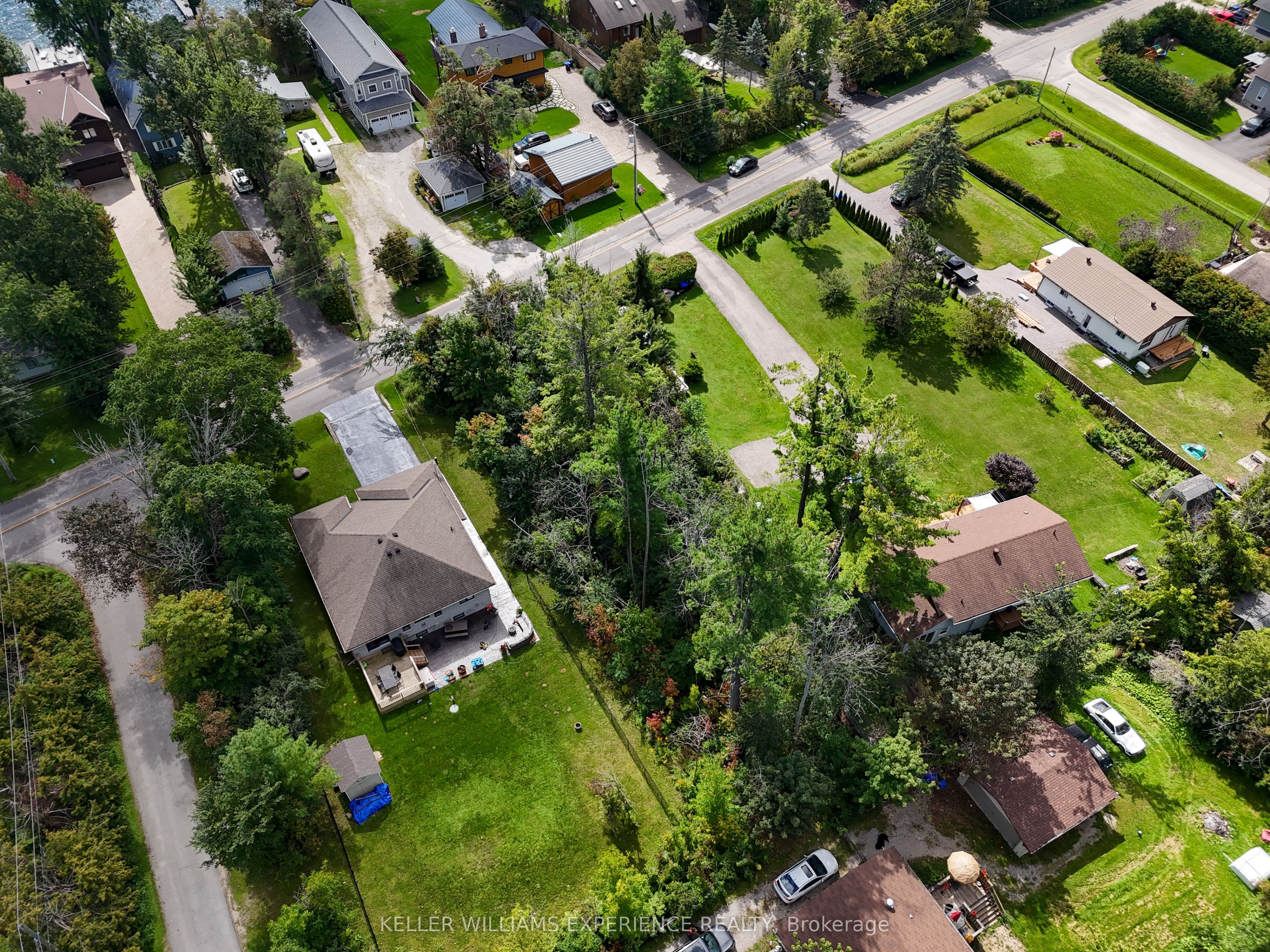 108 Lakeshore Road E Property Photo 8
