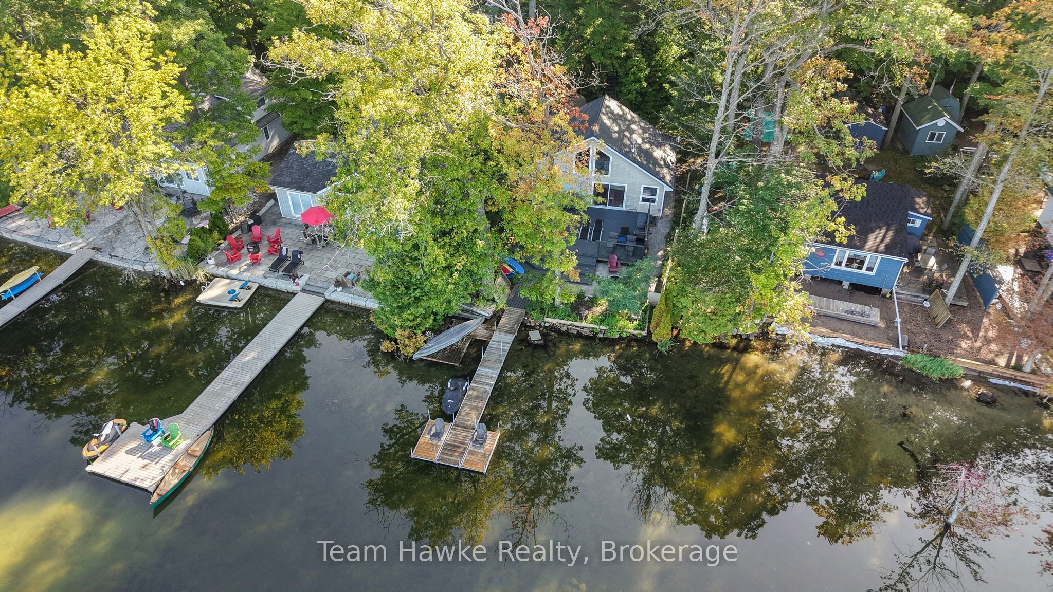 8 Farlain Lake Road E Property Photo 1