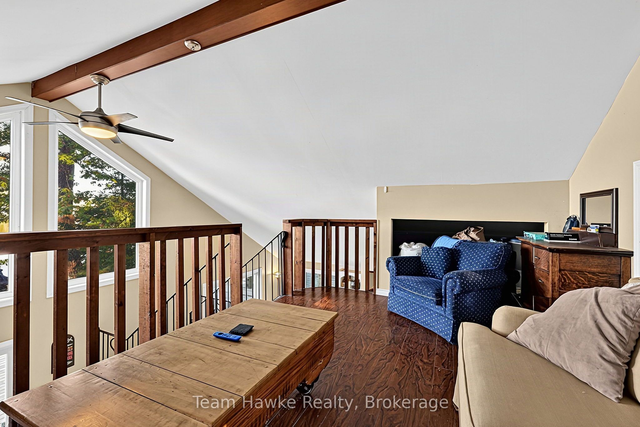 8 Farlain Lake Road E Property Photo 25