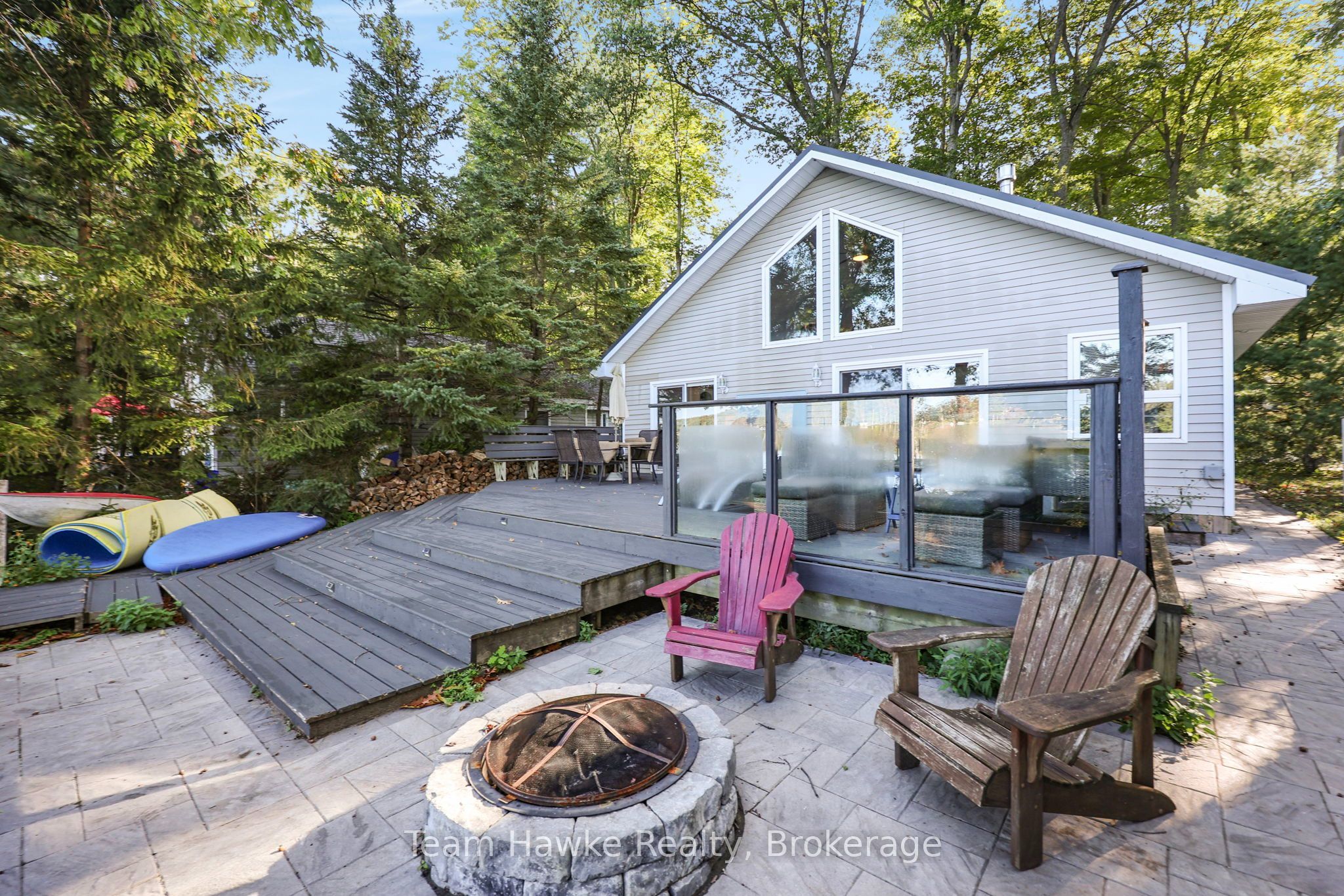8 Farlain Lake Road E Property Photo 32