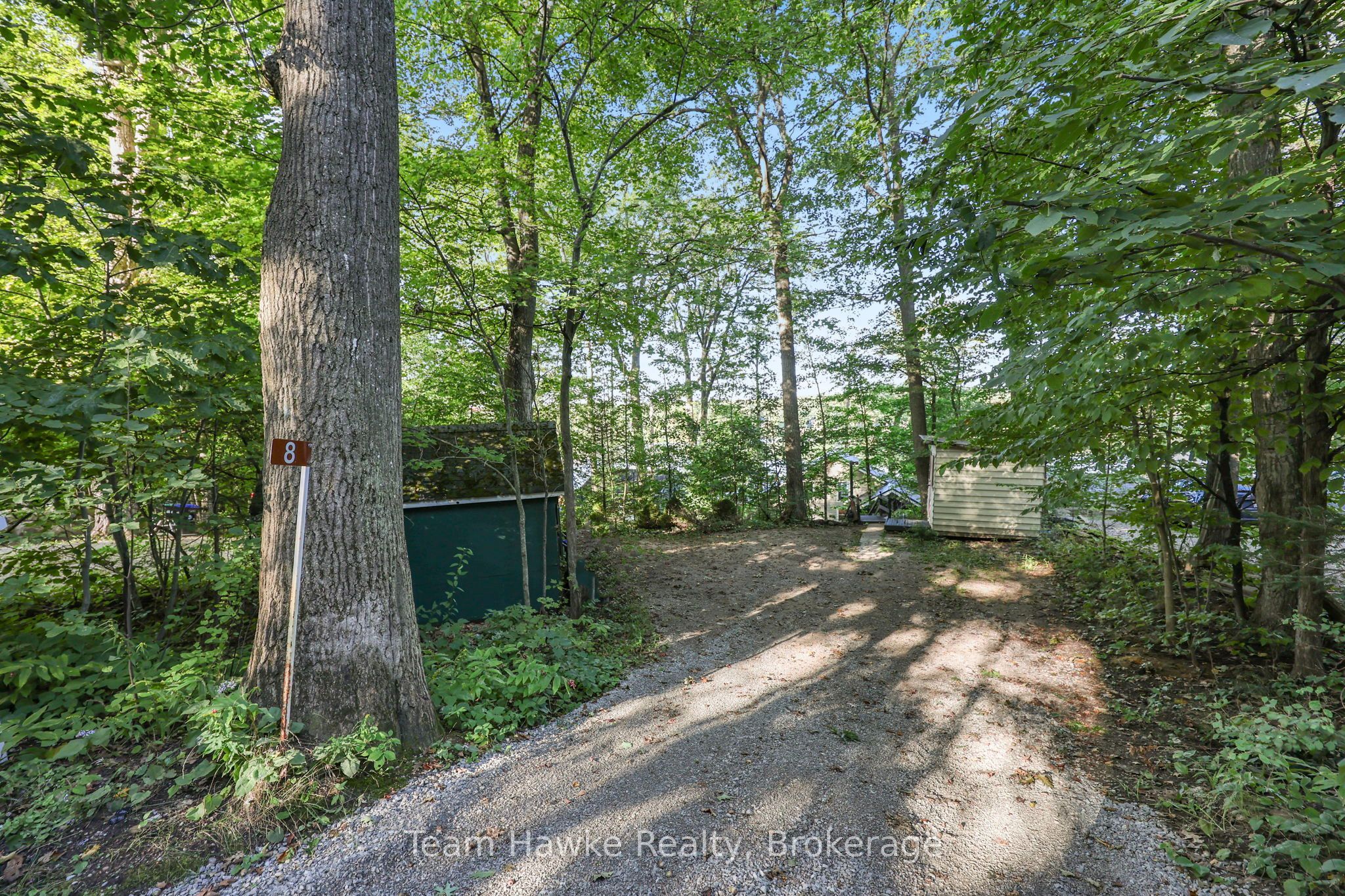 8 Farlain Lake Road E Property Photo 39