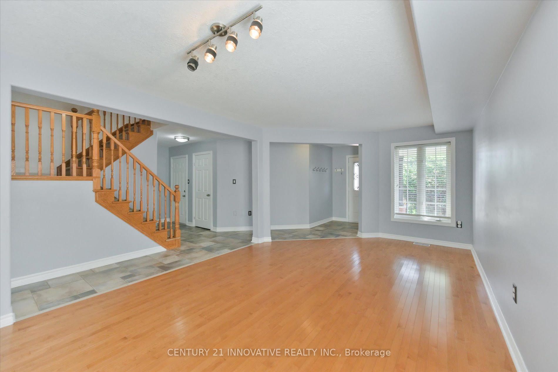 28 Empire Drive Property Photo 4