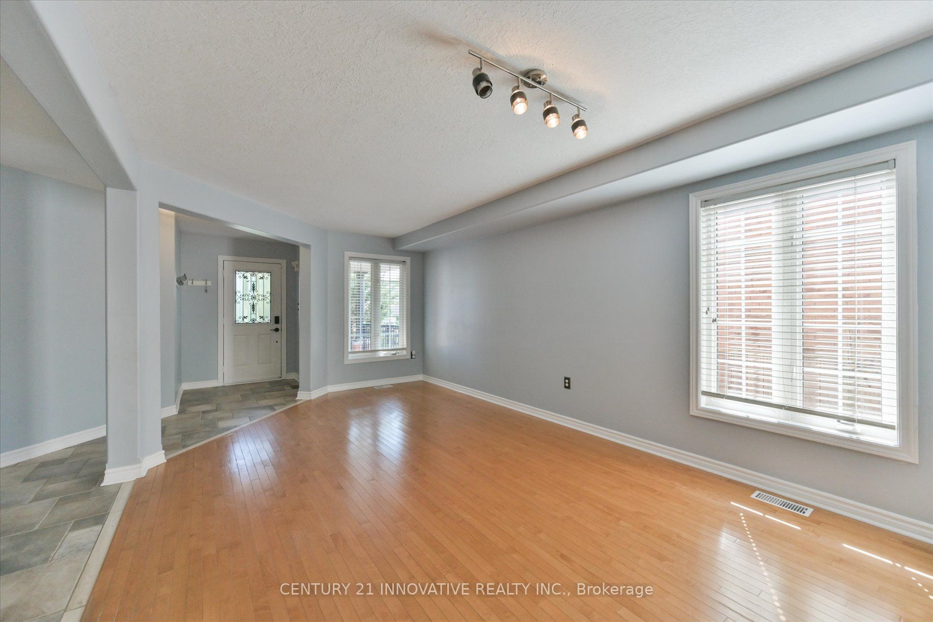 28 Empire Drive Property Photo 6