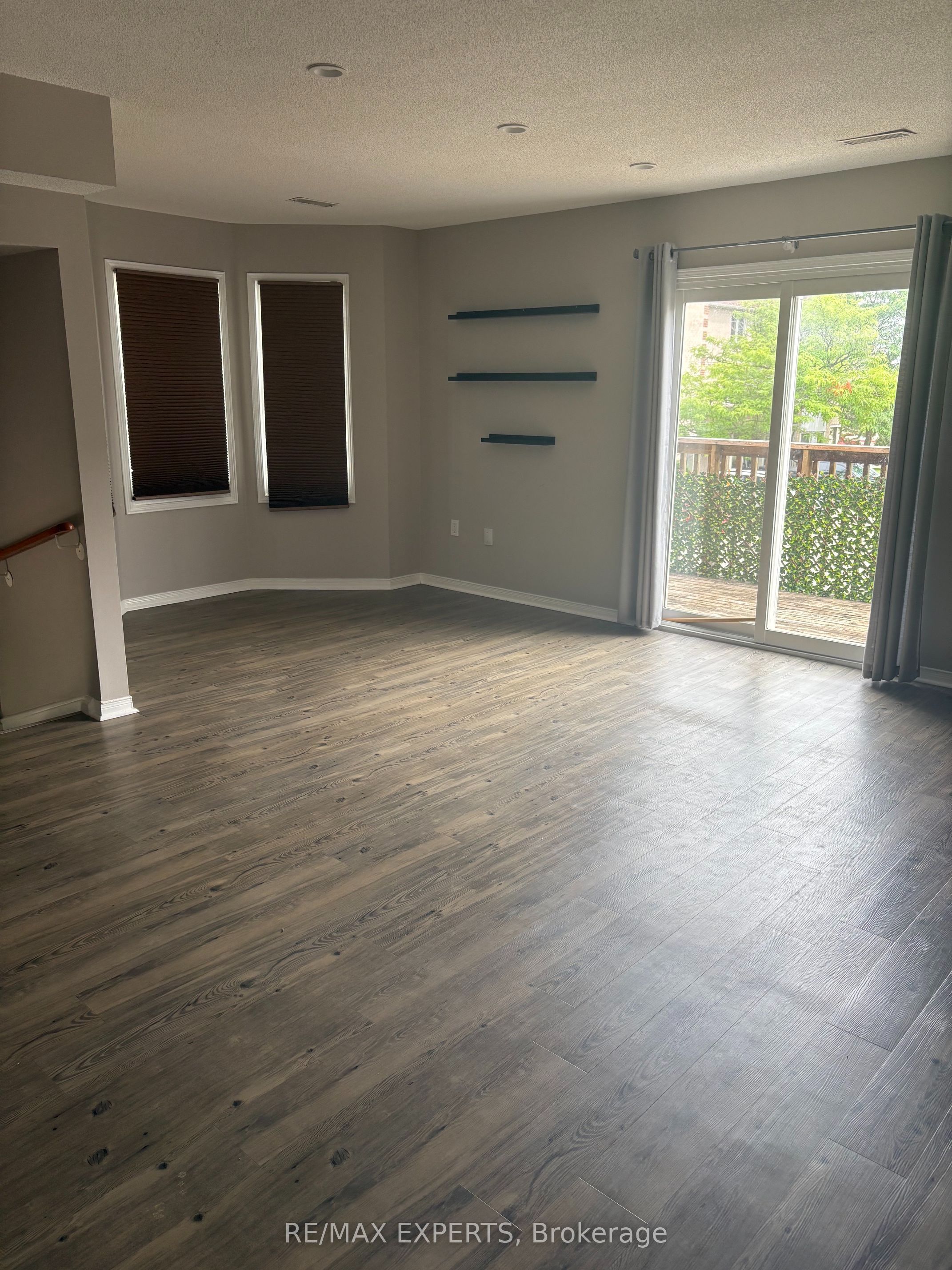 119 D'ambrosio Drive 36 Property Photo 2
