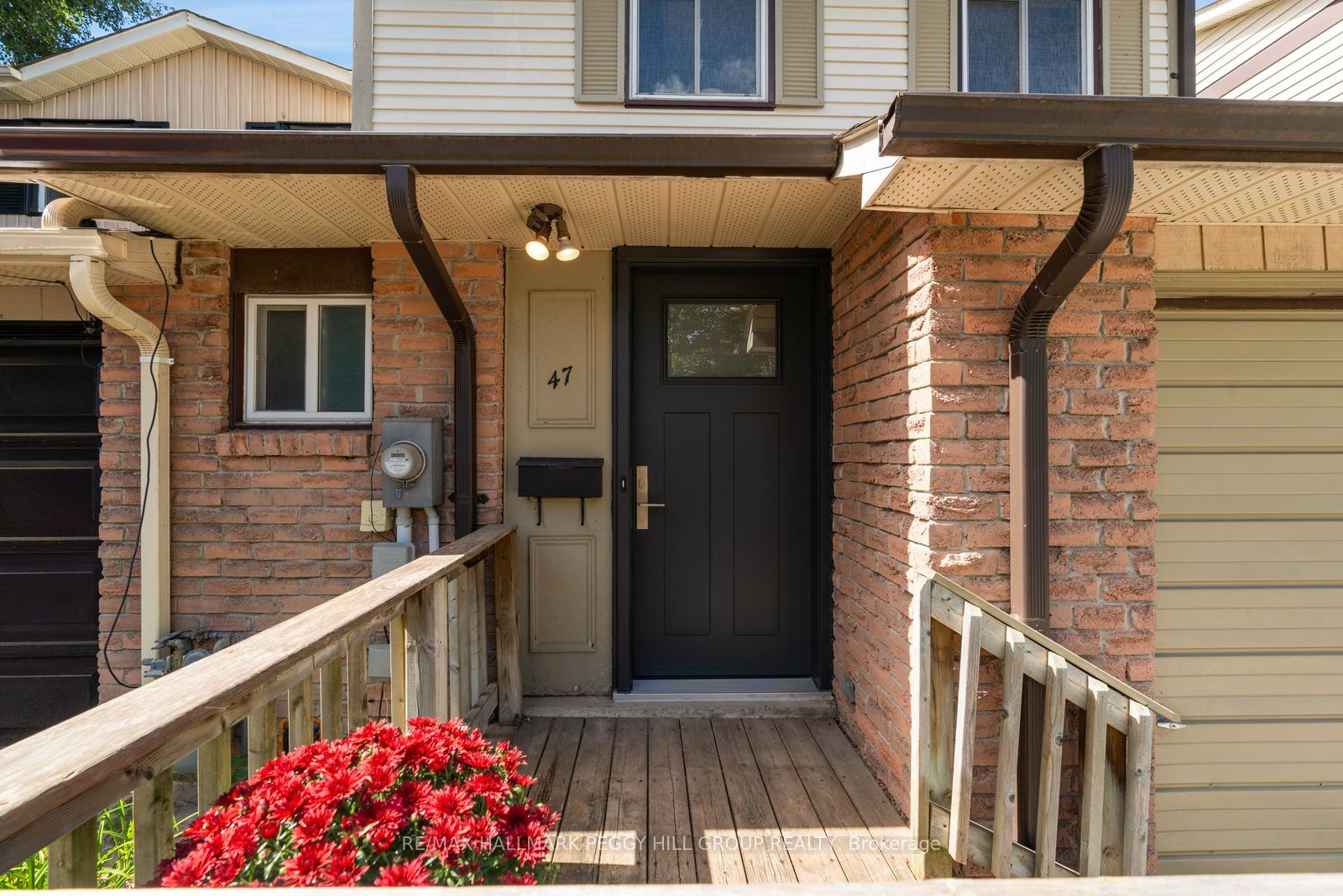 47 Kipling Place Property Photo 2