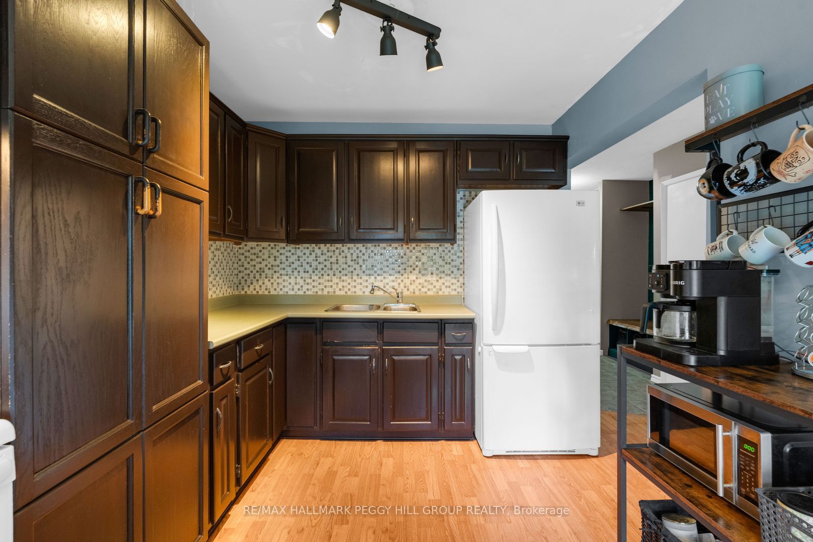 47 Kipling Place Property Photo 6