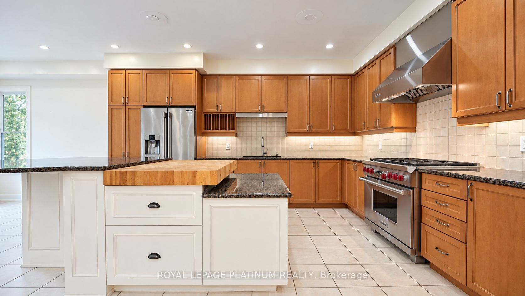 146 Sandringham Drive Property Photo 6
