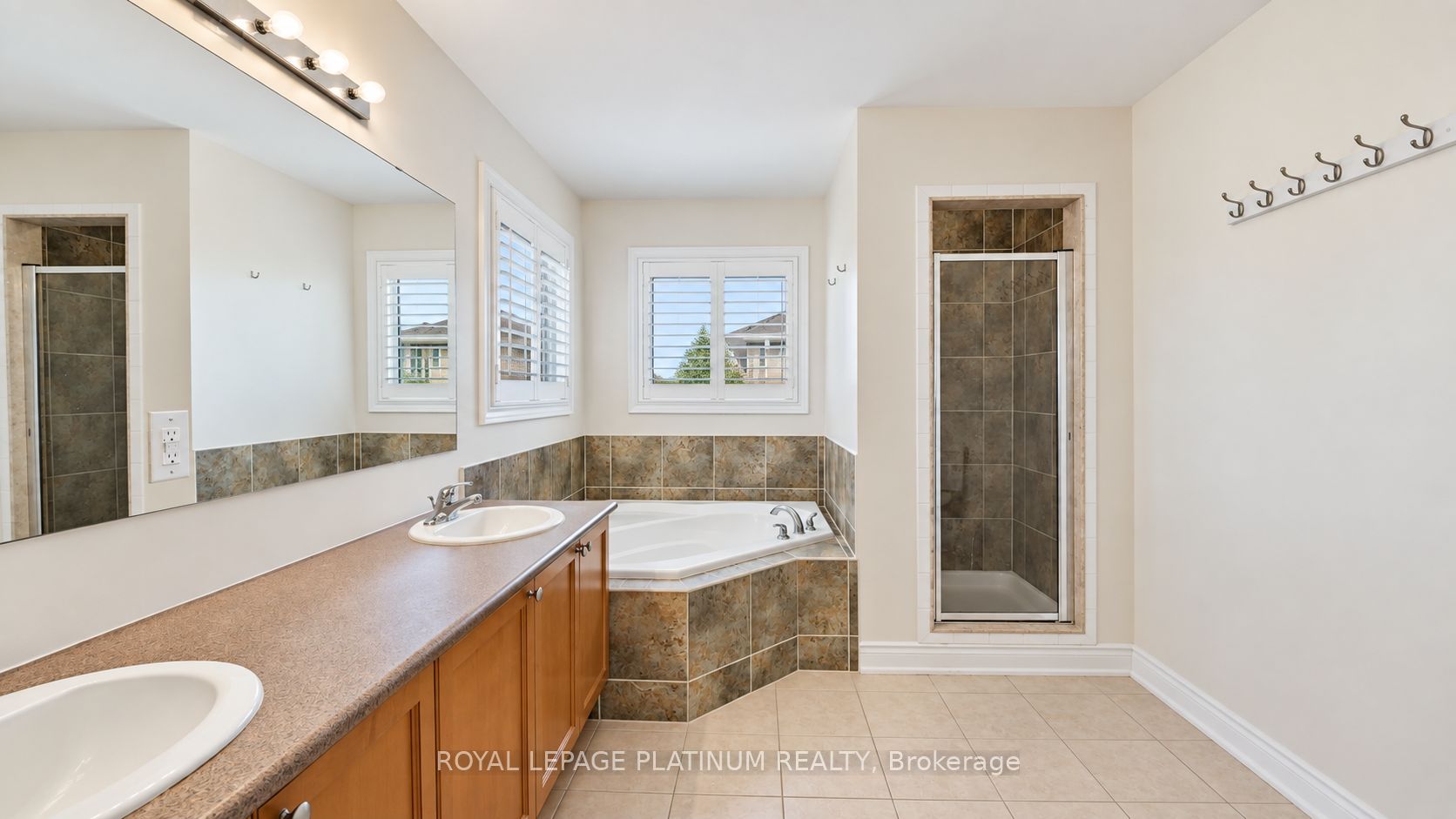 146 Sandringham Drive Property Photo 16