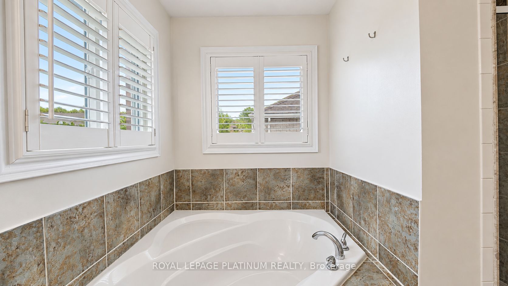 146 Sandringham Drive Property Photo 17