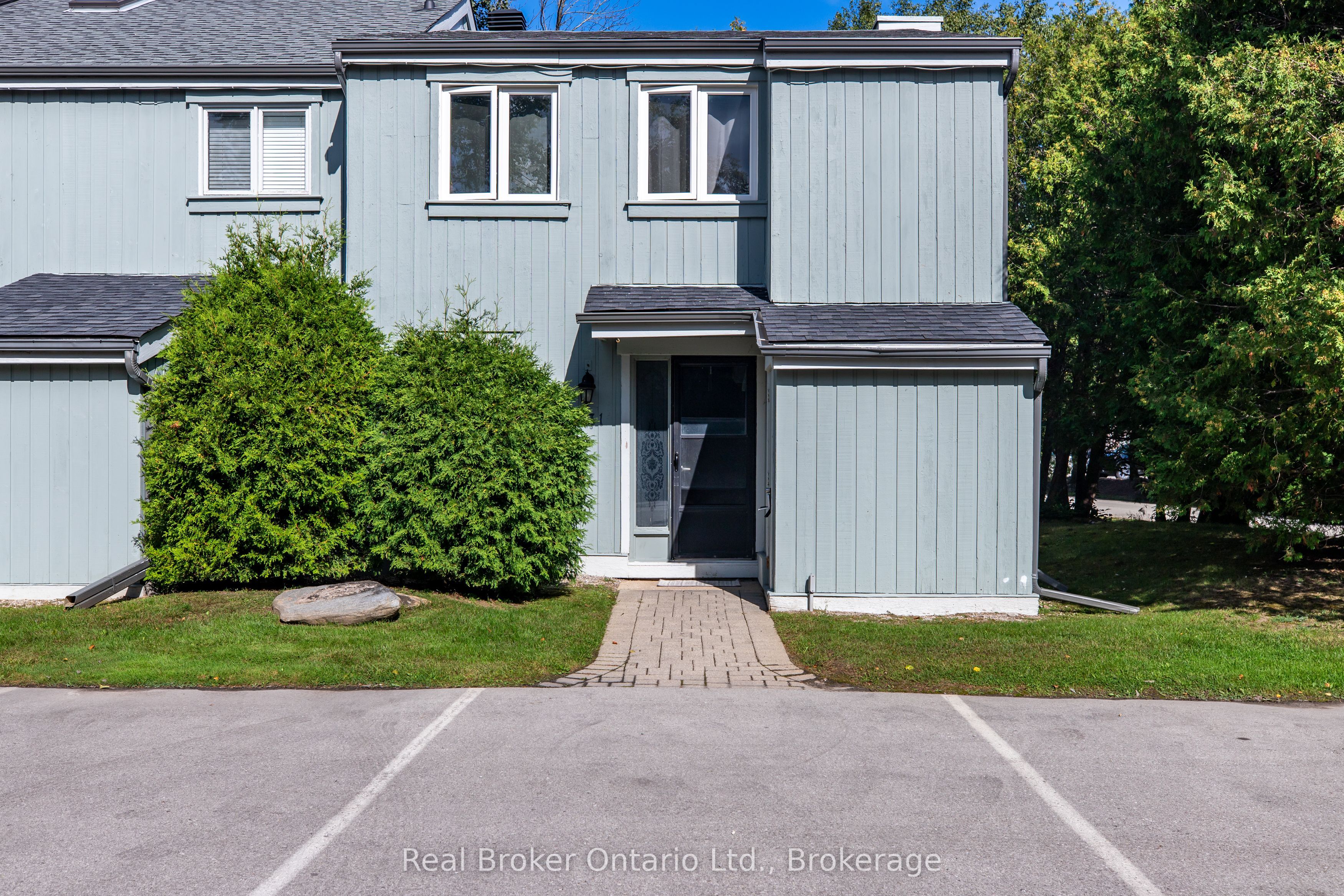 127 Fairway Crescent 31 Property Photo 2