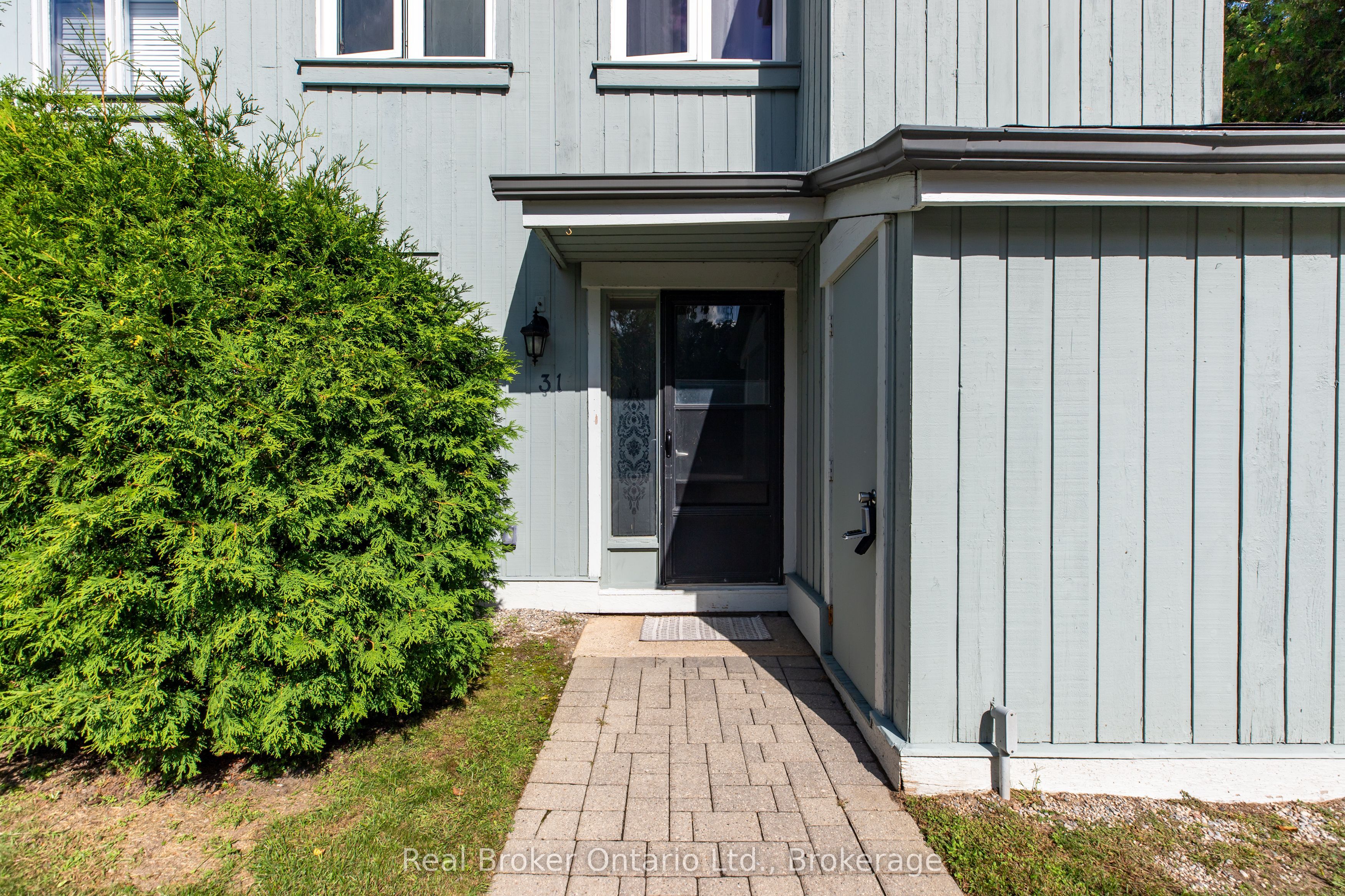 127 Fairway Crescent 31 Property Photo 4