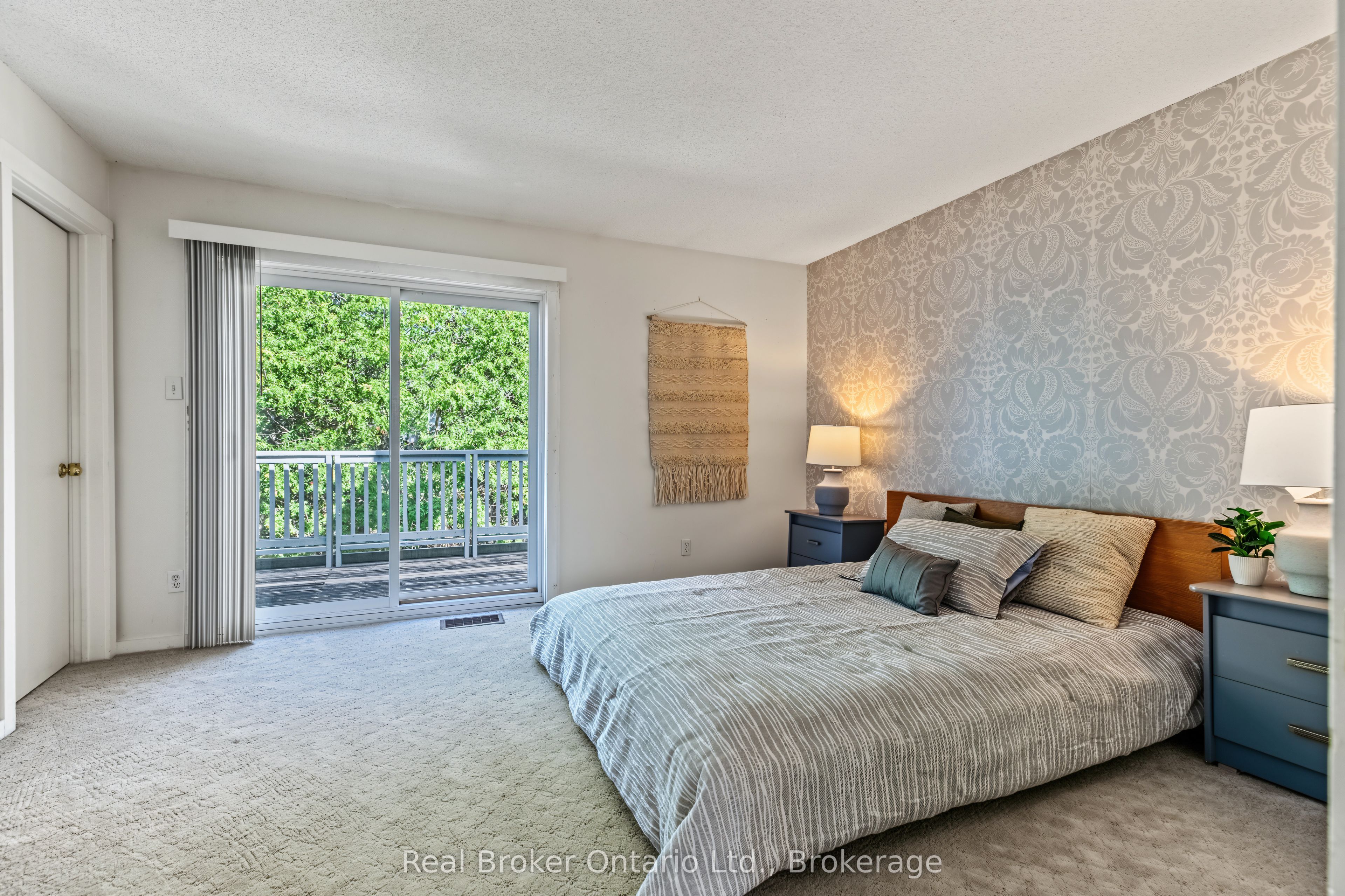 127 Fairway Crescent 31 Property Photo 24