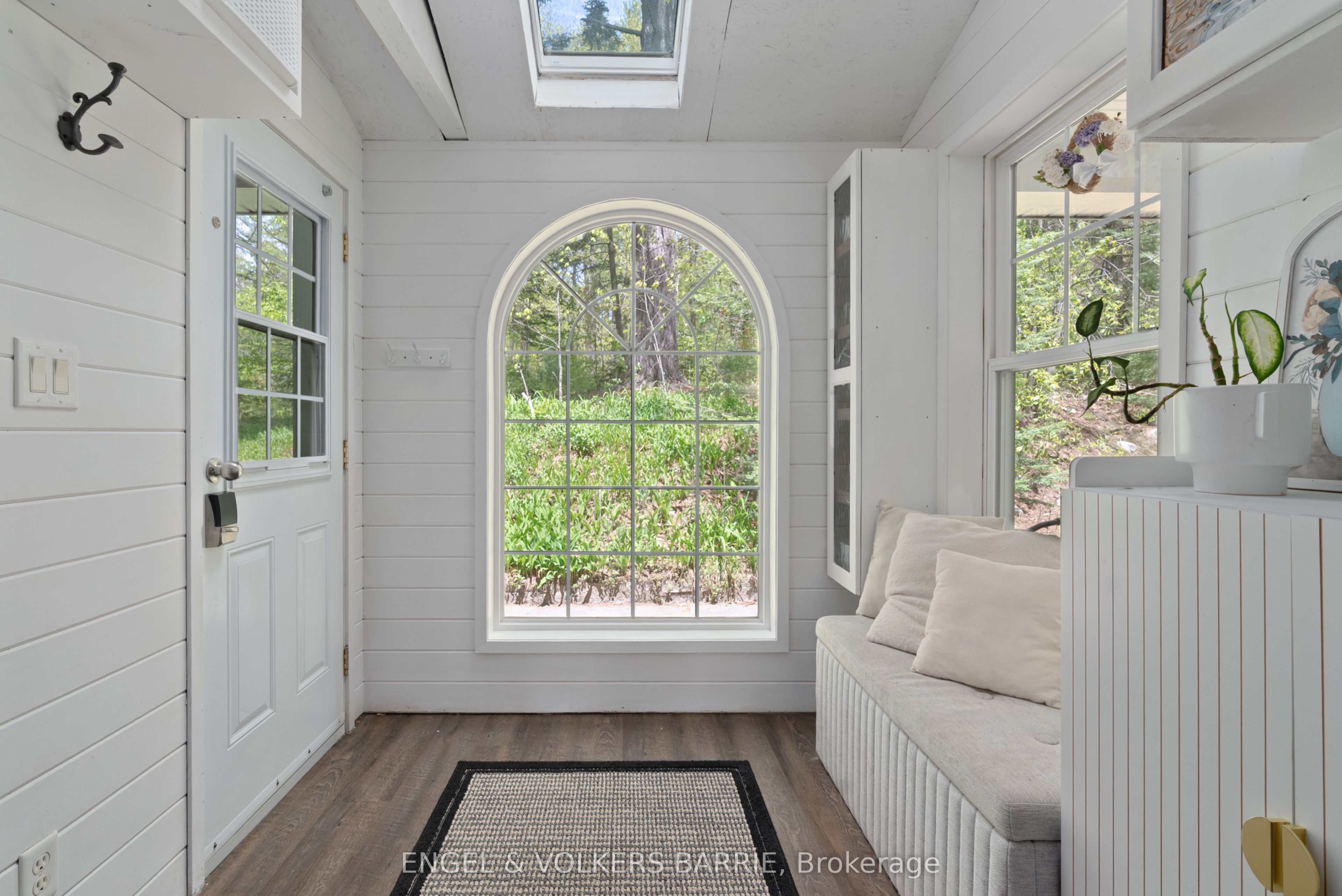 1441 Hendrie Road Property Photo 4