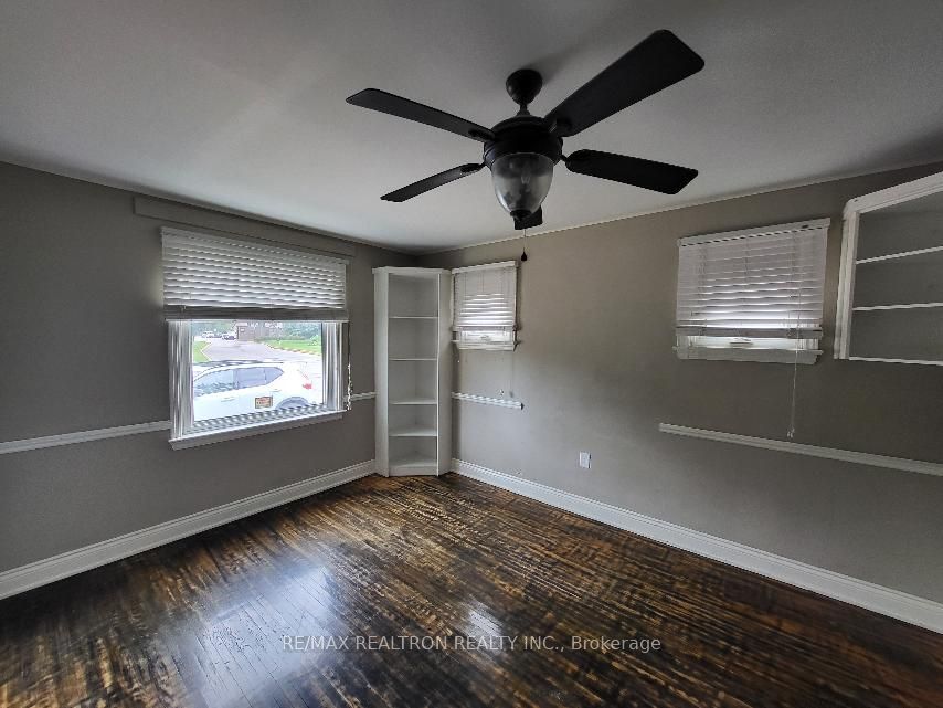 256 Dunlop Street W Property Photo 5